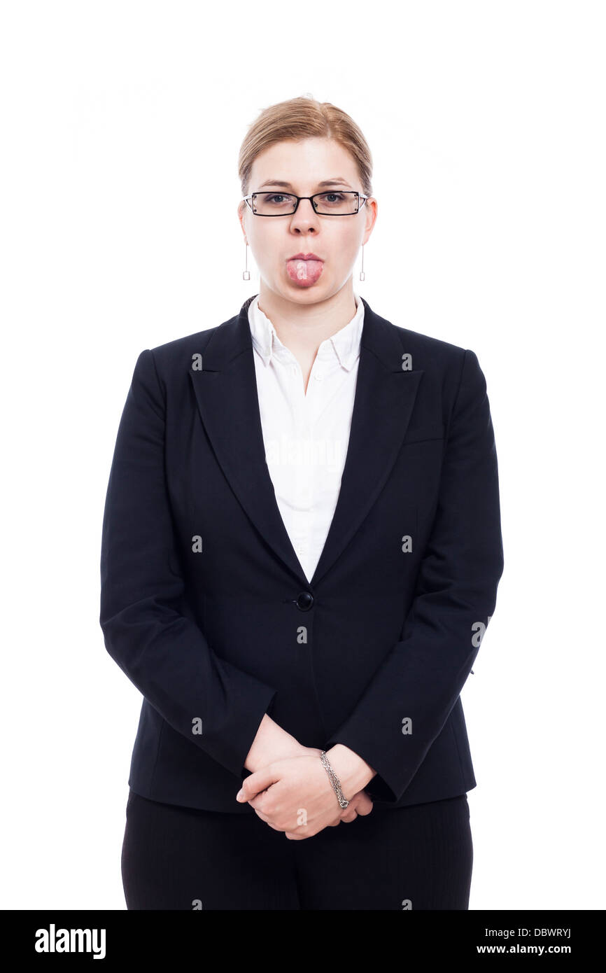 Portrait of businesswoman sticking out tongue, isolé sur fond blanc. Banque D'Images