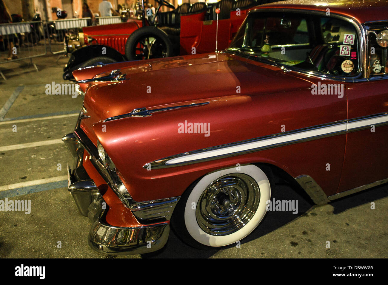 Senigallia, Italie. 2 Août, 2013. En attendant l'été [Jamboree International Festival 60's revival Rock & Roll], avant 69 USA plus vieux parking, dans le centre-ville de Senigallia, Italie le Août 04, 2013. Credit : Valerio Agolino/Alamy Live News Banque D'Images