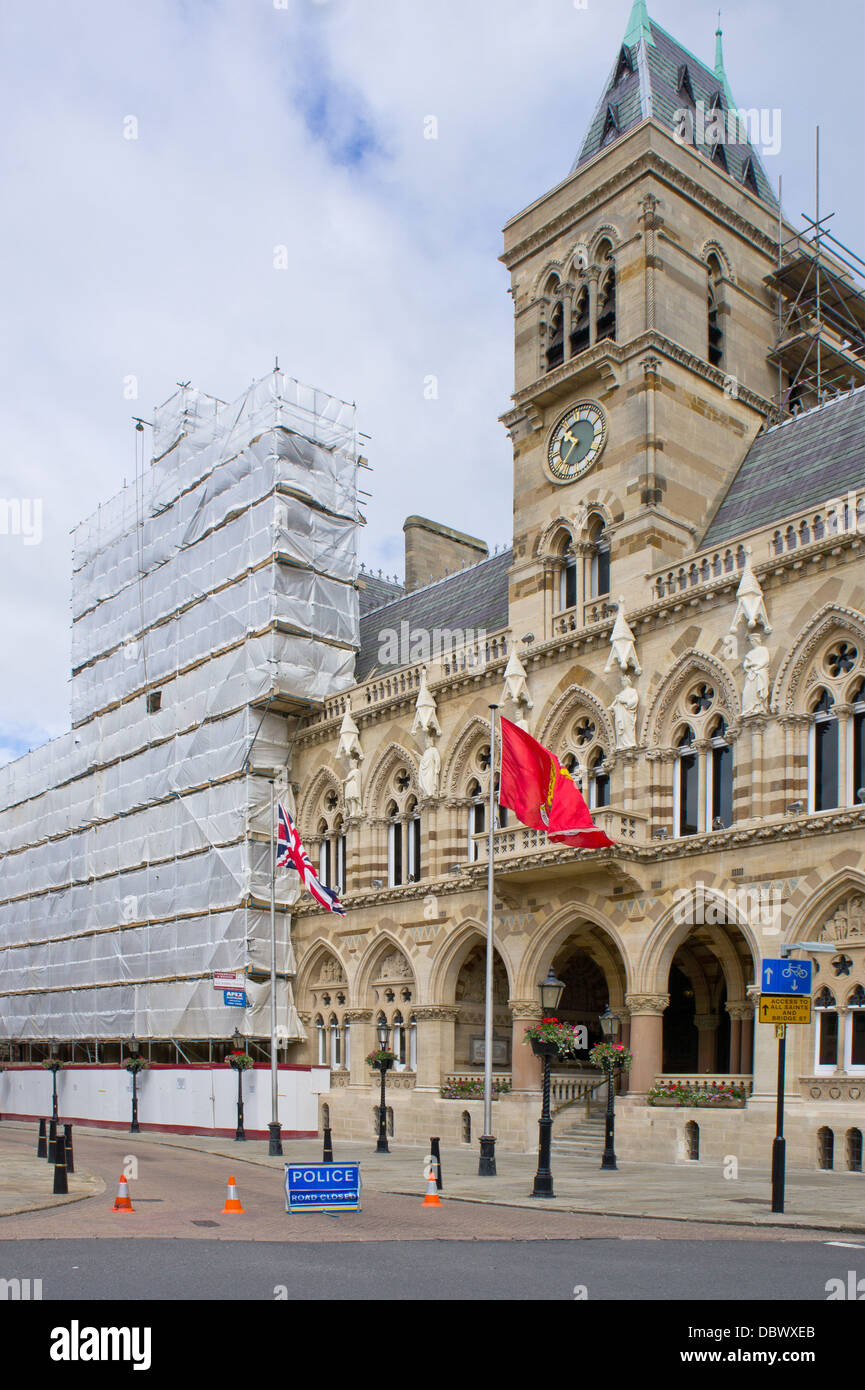 La Guildhall, Northampton ; un bâtiment gothique en cours de travaux de restauration Banque D'Images