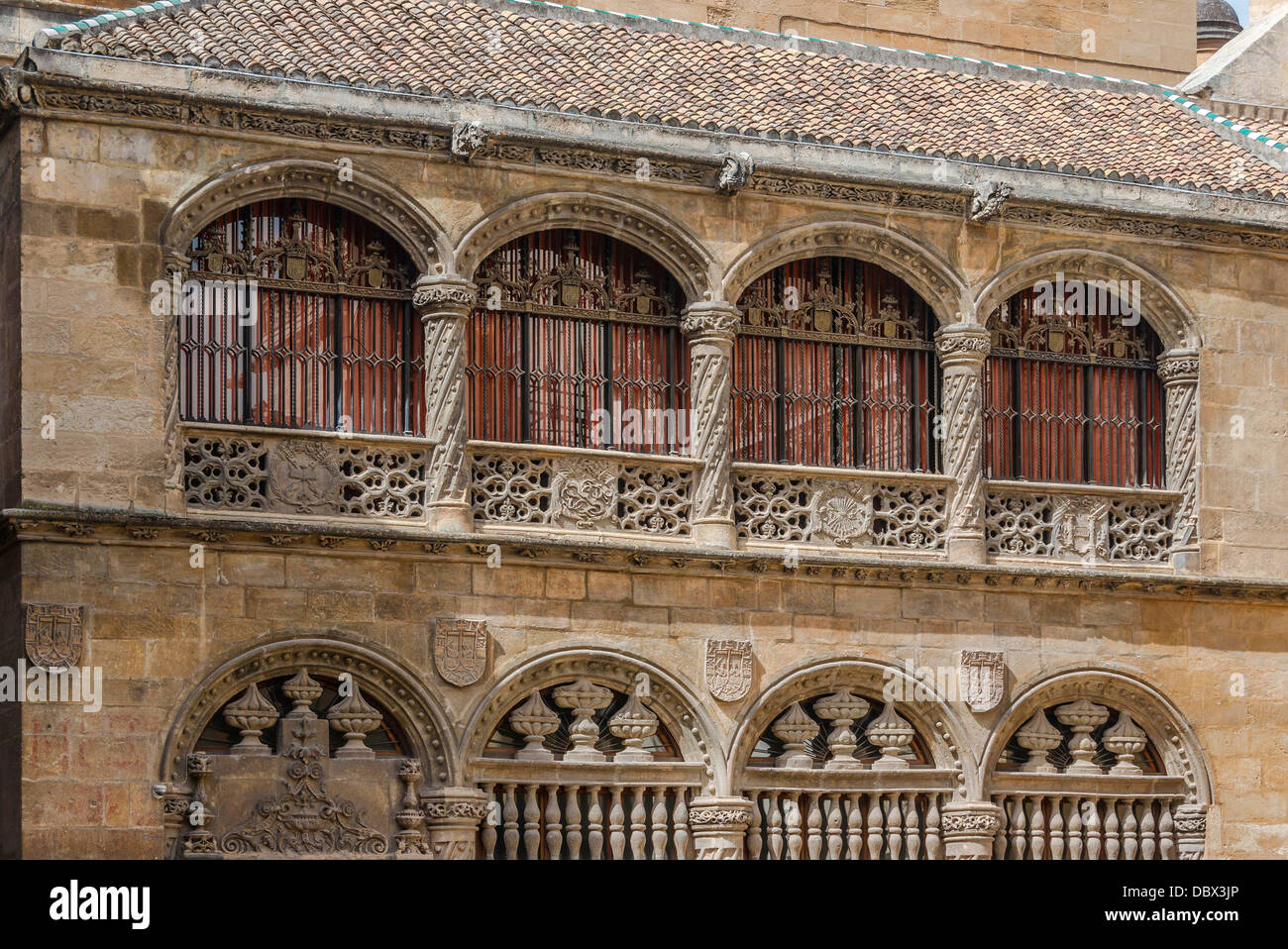 La galerie supérieure, un moyen de la "Capilla Real', où le "rois catholiques" sont enterrés. Granada, Espagne. Banque D'Images