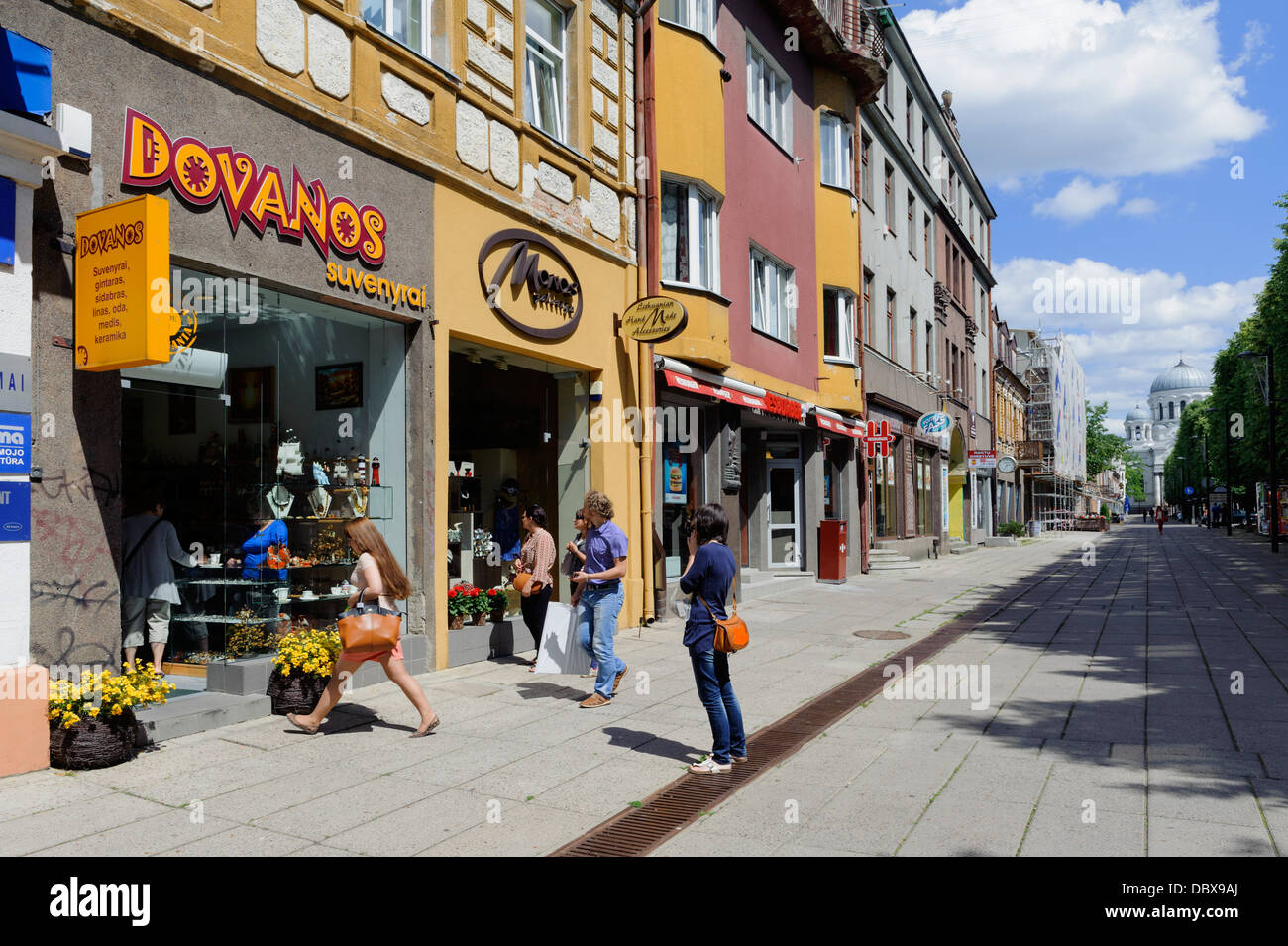 Street Laisves Aleja à Kaunas, Lituanie, Europe Banque D'Images