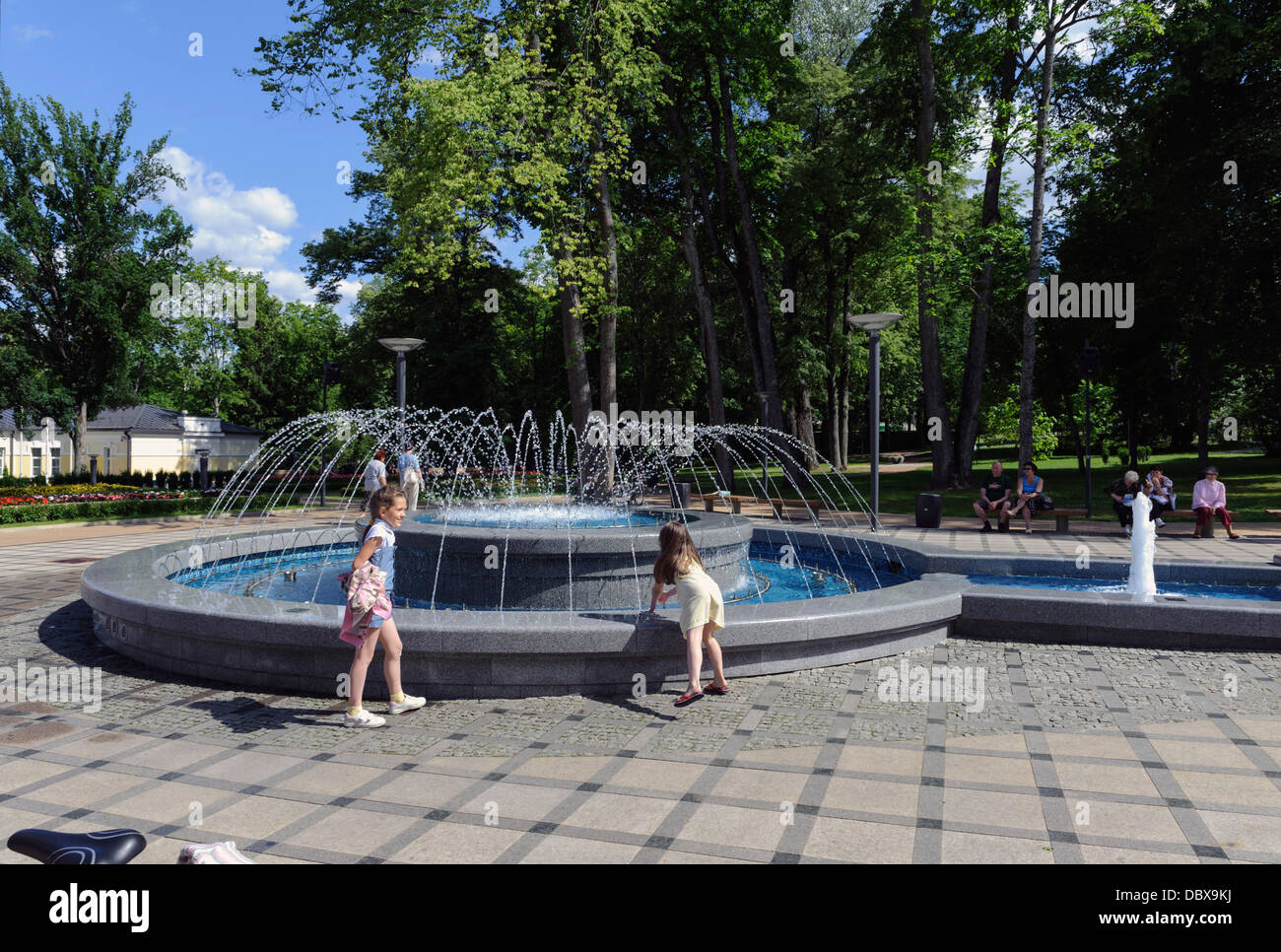 Fontaine dans le parc de la station thermale de Druskininkai, Lituanie, Europe Banque D'Images