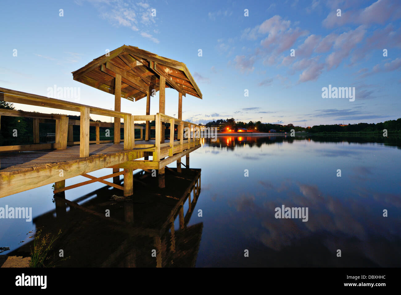 Country Lake dans le nord de la Géorgie, États-Unis. Banque D'Images