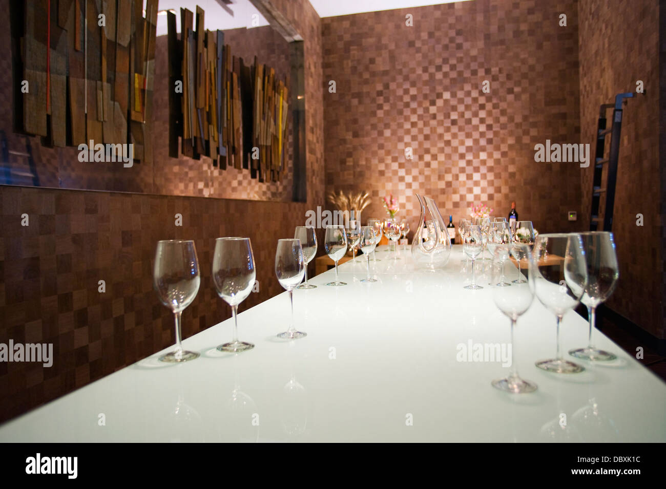 Salle de dégustation de vins à W Santiago Banque D'Images