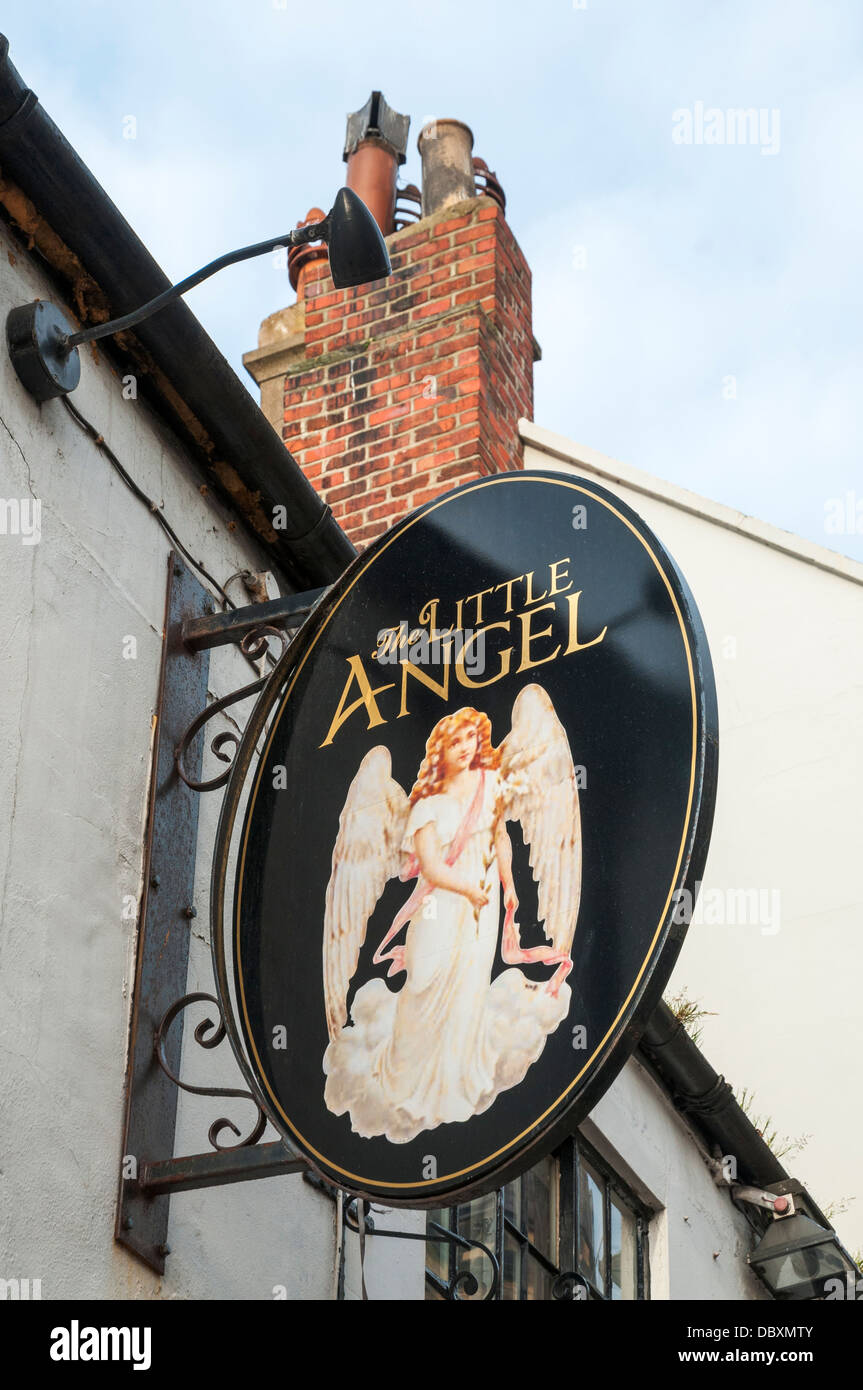 La Grande-Bretagne, l'Angleterre, North Yorkshire, Whitby, le petit ange enseigne de pub Banque D'Images