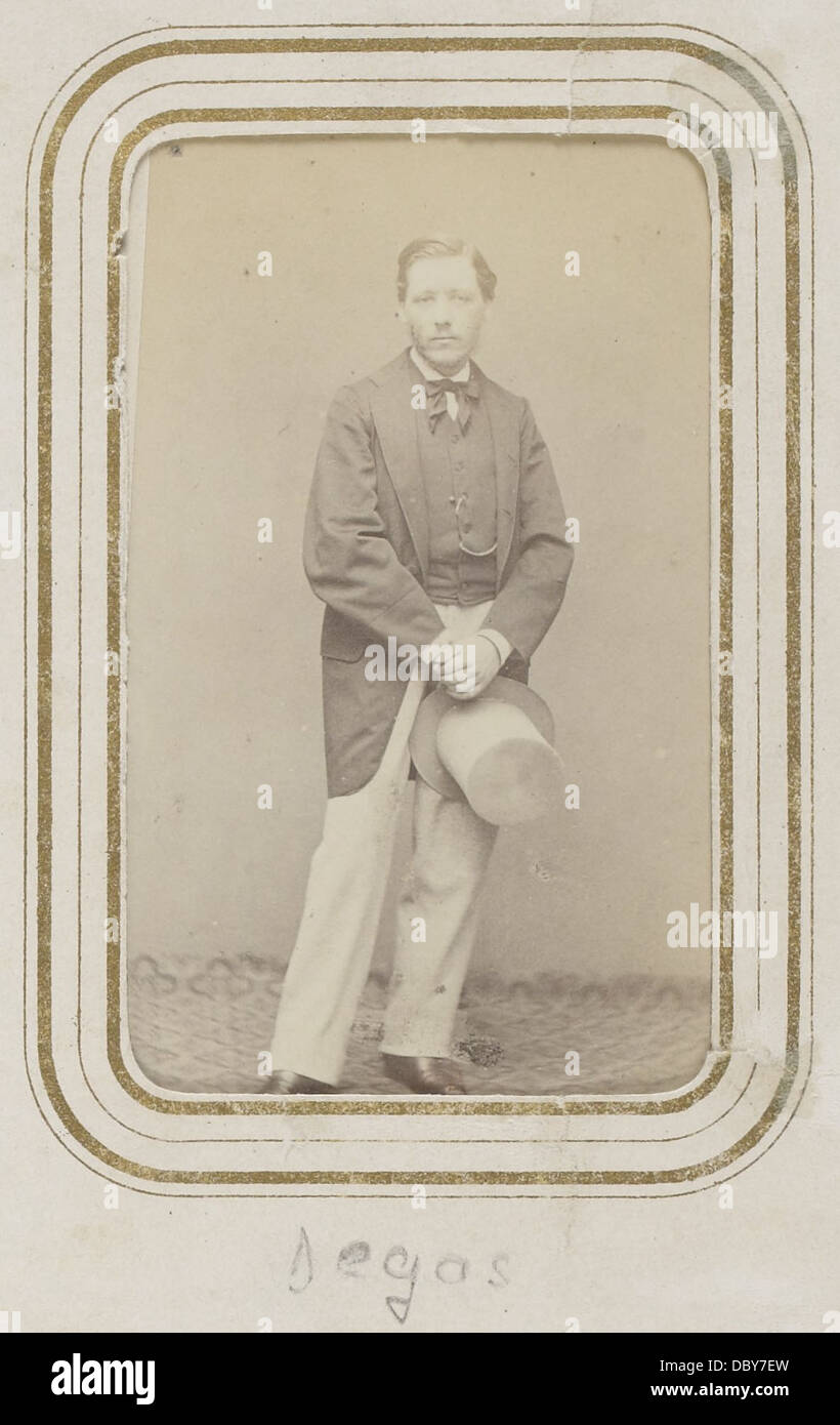 Edgar Degas (1834-1917) était un peintre, graveur, sculpteur et photographe français, surtout connu pour ses travaux sur les danseurs de ballet et la vie quotidienne. Son art se reflète dans un album photo documentant son travail et son héritage. Banque D'Images