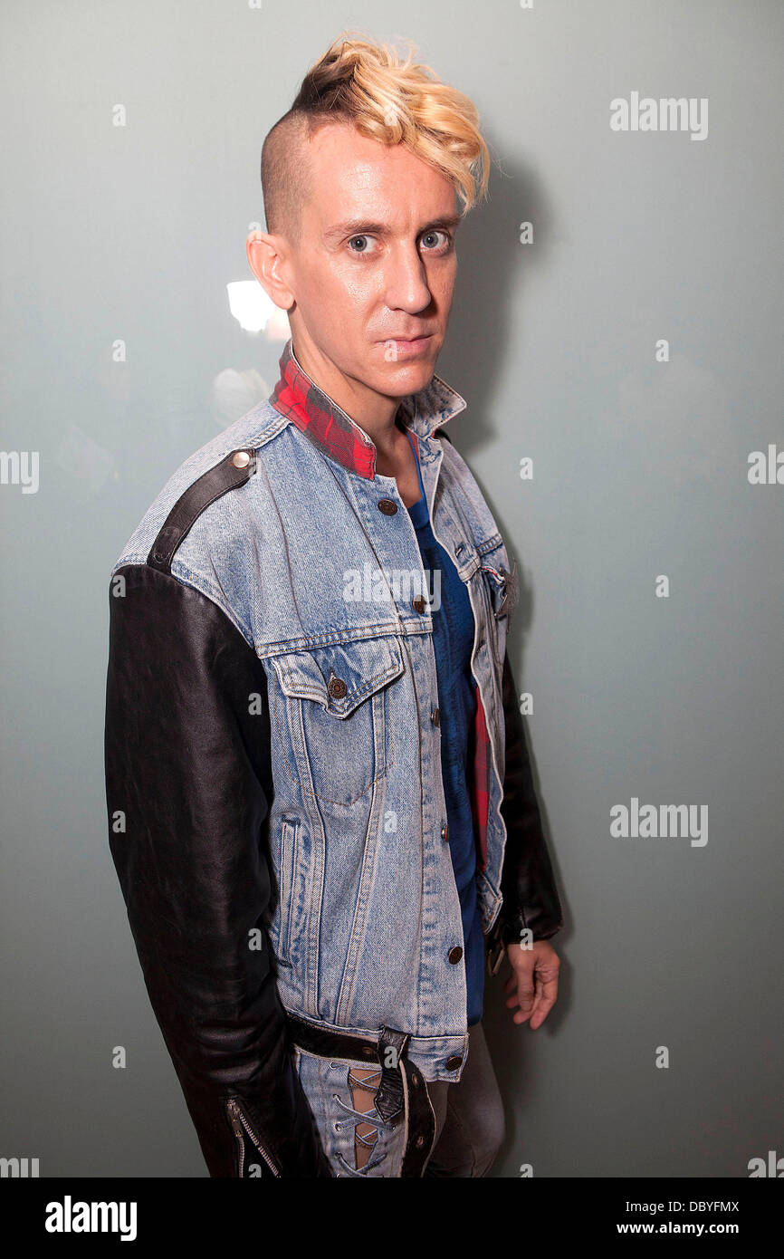 Jeremy Scott, lors de la Mercedes-Benz Fashion Week de New York Printemps 2012 - Jeremy Scott. La ville de New York, USA - 14.09.11 Banque D'Images