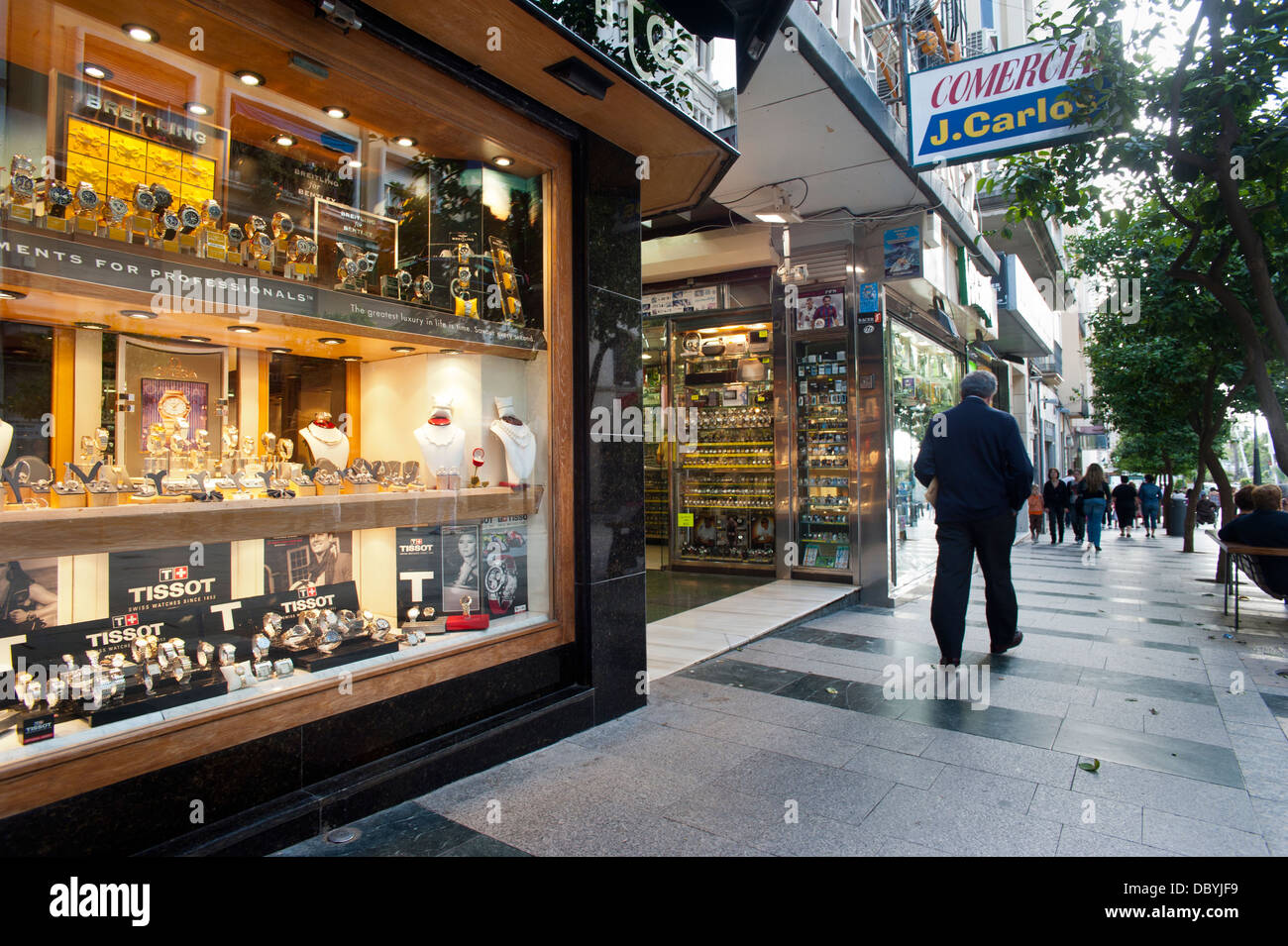 Boutique de bijoux à Paseo Revellin, Ceuta a le statut de port franc et d'une série d'allégements fiscaux en faveur de l'échange. L'Afrique du Nord. Banque D'Images