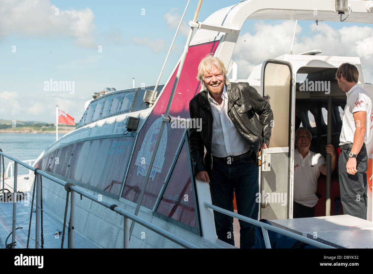 Sir Richard Branson est réuni avec sa vieille Virgin Atlantic II quitte Plymouth et à Port de Fowey Cornwall. Banque D'Images