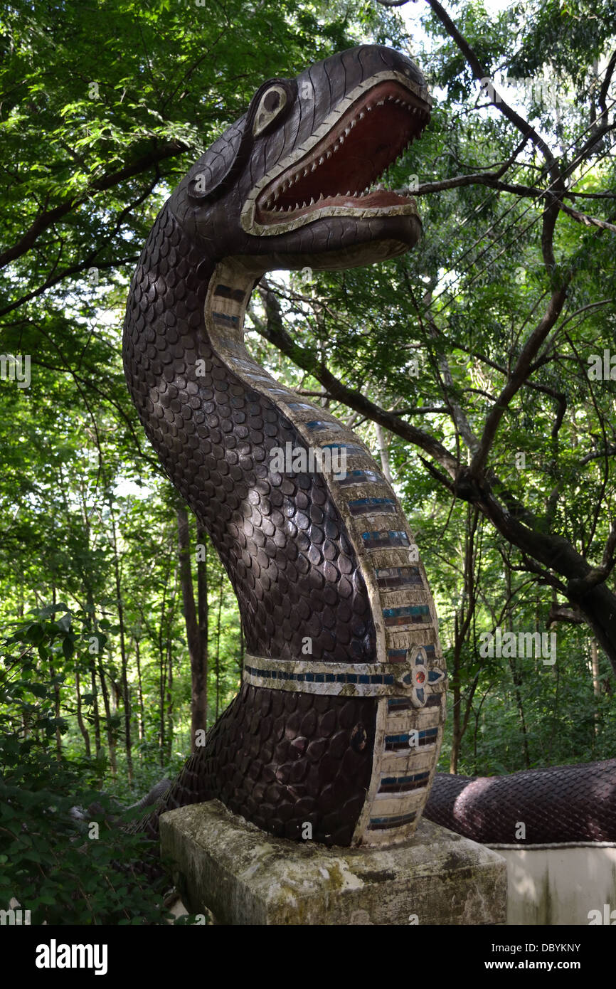 Serpent gardien à Wat Ban Ya Aran Pot - Nong-khai (Thaïlande Isan NE Banque D'Images