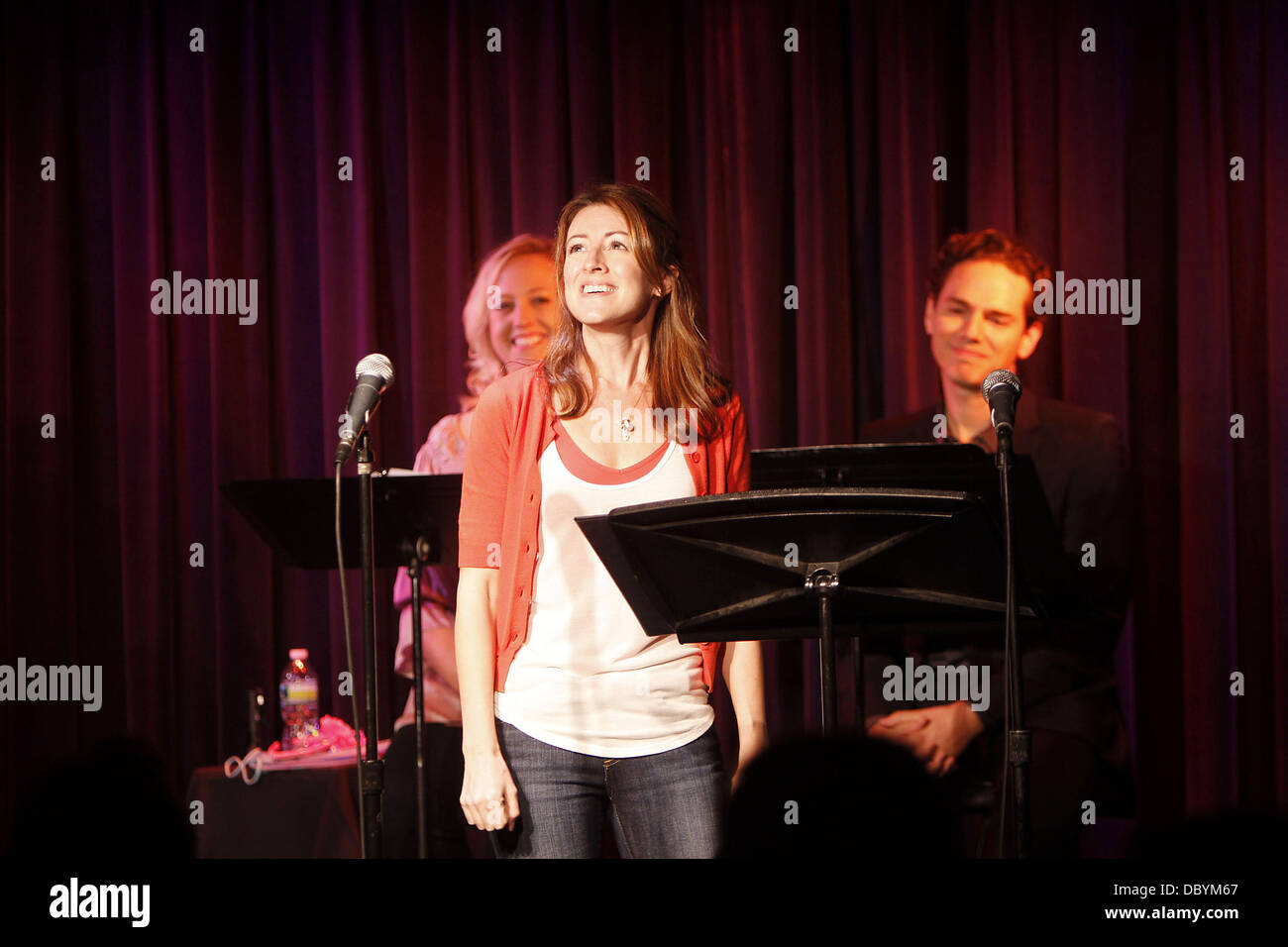 Wetherhead sur scène Kate chantant Productions présente 'Scôte à côte par Sondheim', un concert de chansons écrites par Stephen Sondheim avant 1979, tenue à la Laurie Beechman Theatre. La ville de New York, USA - 15.09.11 Banque D'Images