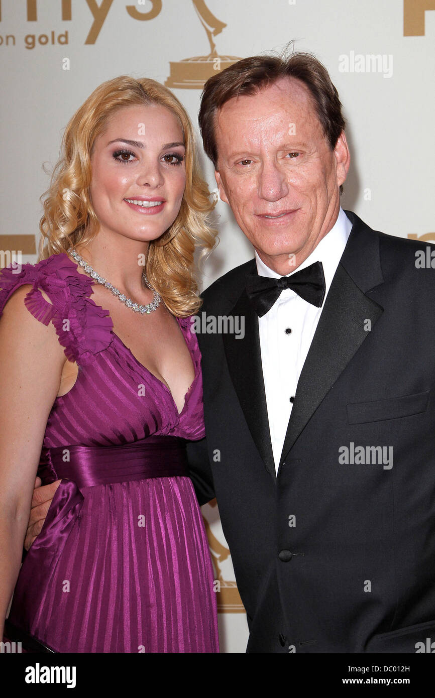 James Woods et Ashley Madison Le 63e Primetime Emmy Awards tenue au Nokia Theatre LA VIVRE - Arrivées Los Angeles, Californie - 18.09.11 Banque D'Images