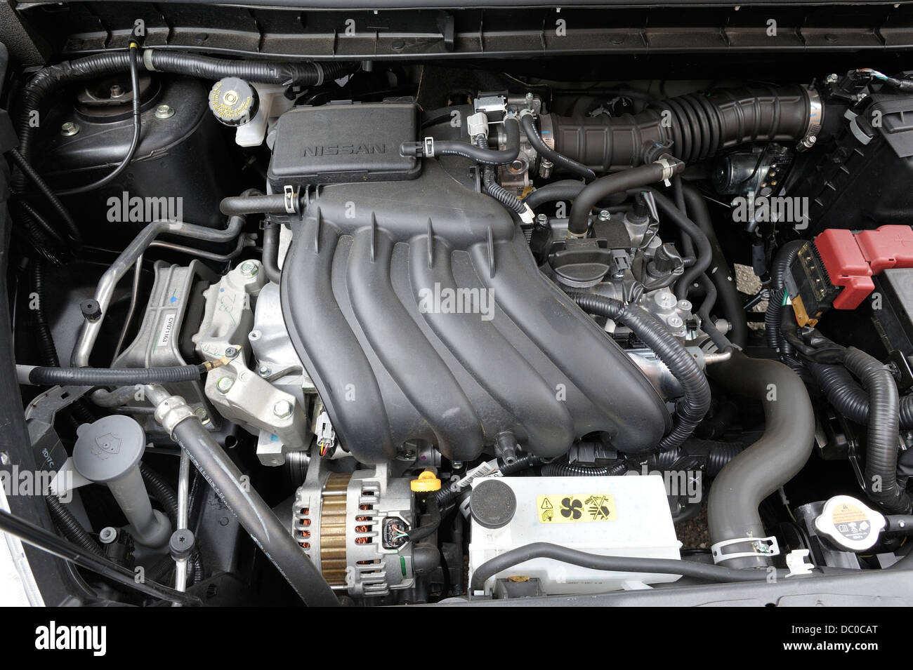 1,6 litre d'un moteur de voiture Nissan Juke Banque D'Images