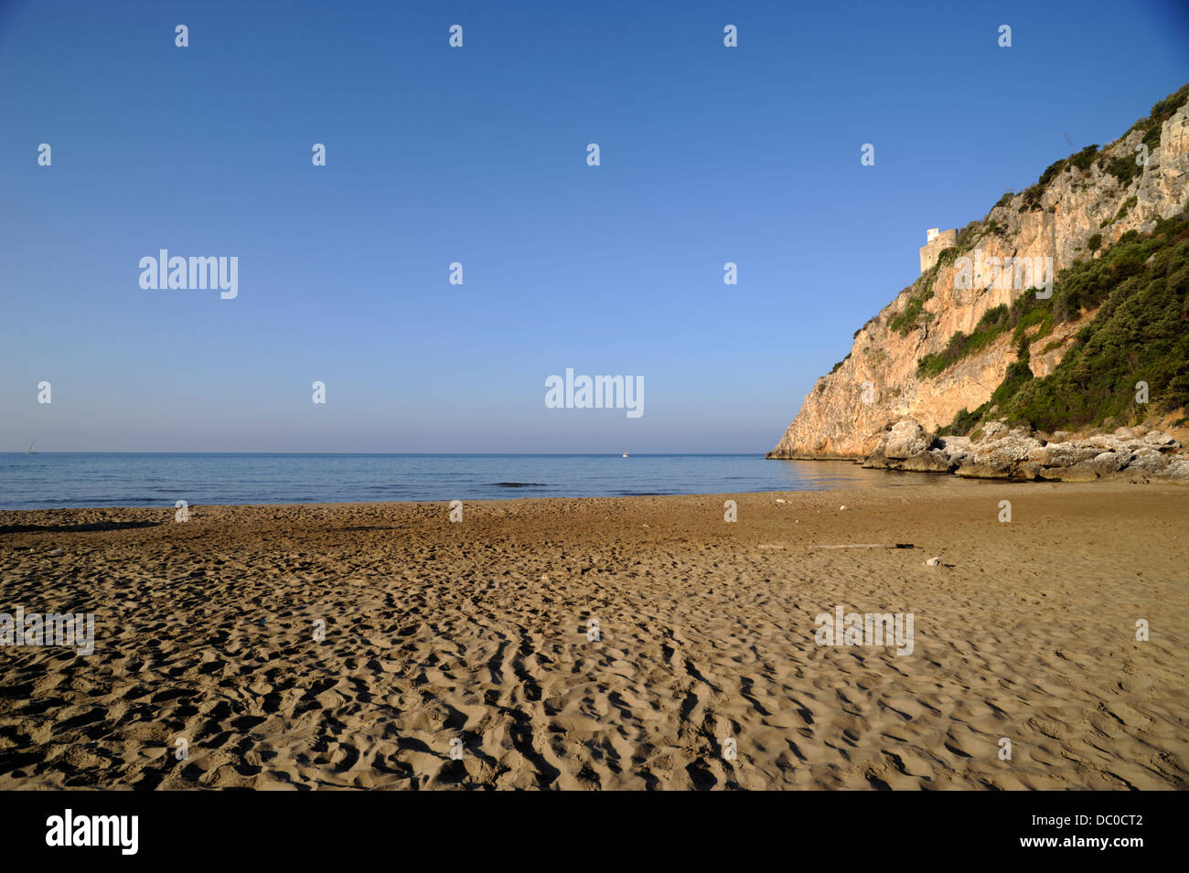 Italie, Latium, San Felice Circeo, la plage tôt le matin Banque D'Images
