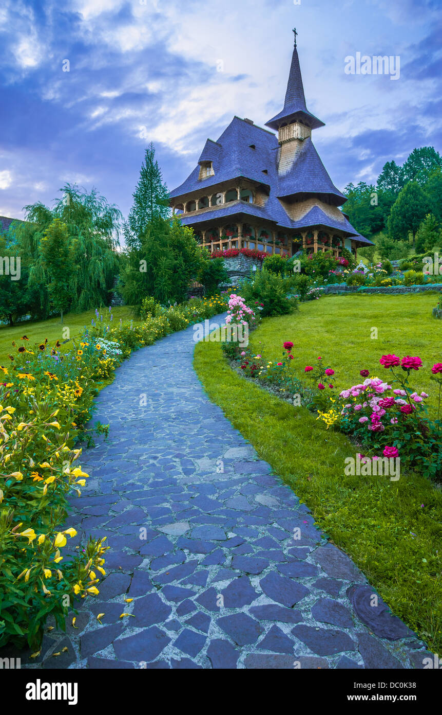 Les bâtiments en bois, au Monastère Barsana ,région Maramures, la partie nord du pays,fait par bois bois Banque D'Images