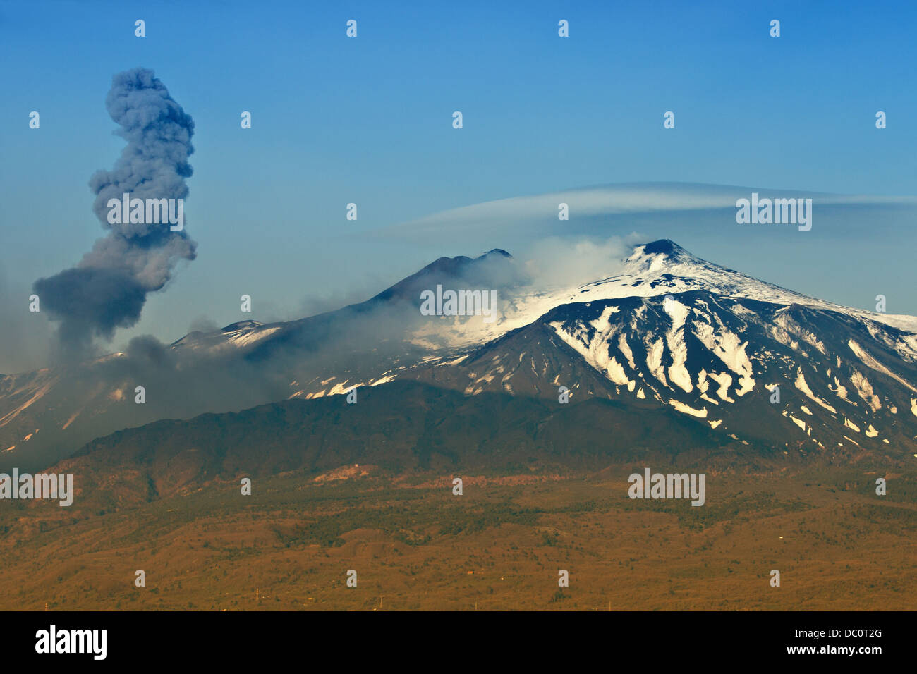 Éruption de cendres à l'Etna Vulcano, Siciliy, Italie Banque D'Images