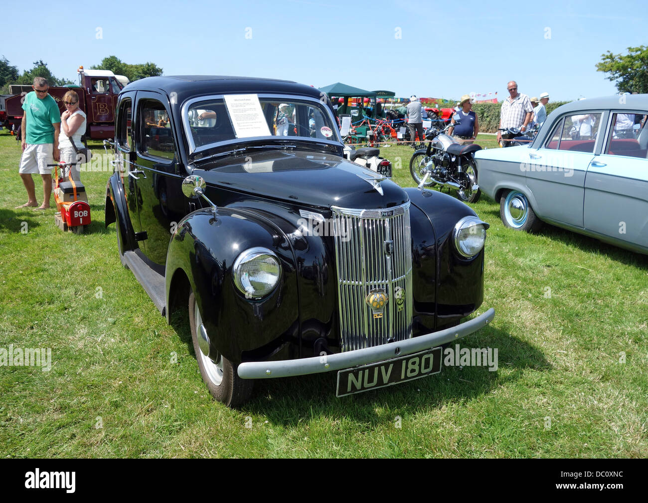 Un préfet Ford 1953 à un rallye de voitures anciennes à Cornwall, UK Banque D'Images