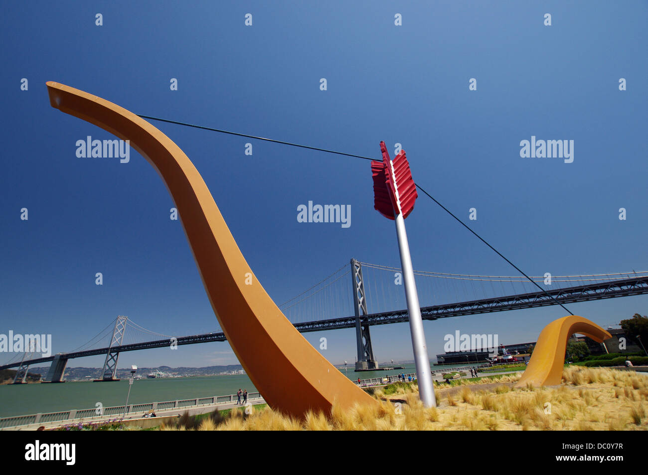 Cupid's Span sculpture dans le parc Rincon - San Francisco, États-Unis Banque D'Images Cupid's Span sculpture dans le parc Rincon - San Francisco, États-Unis Banque D'Images