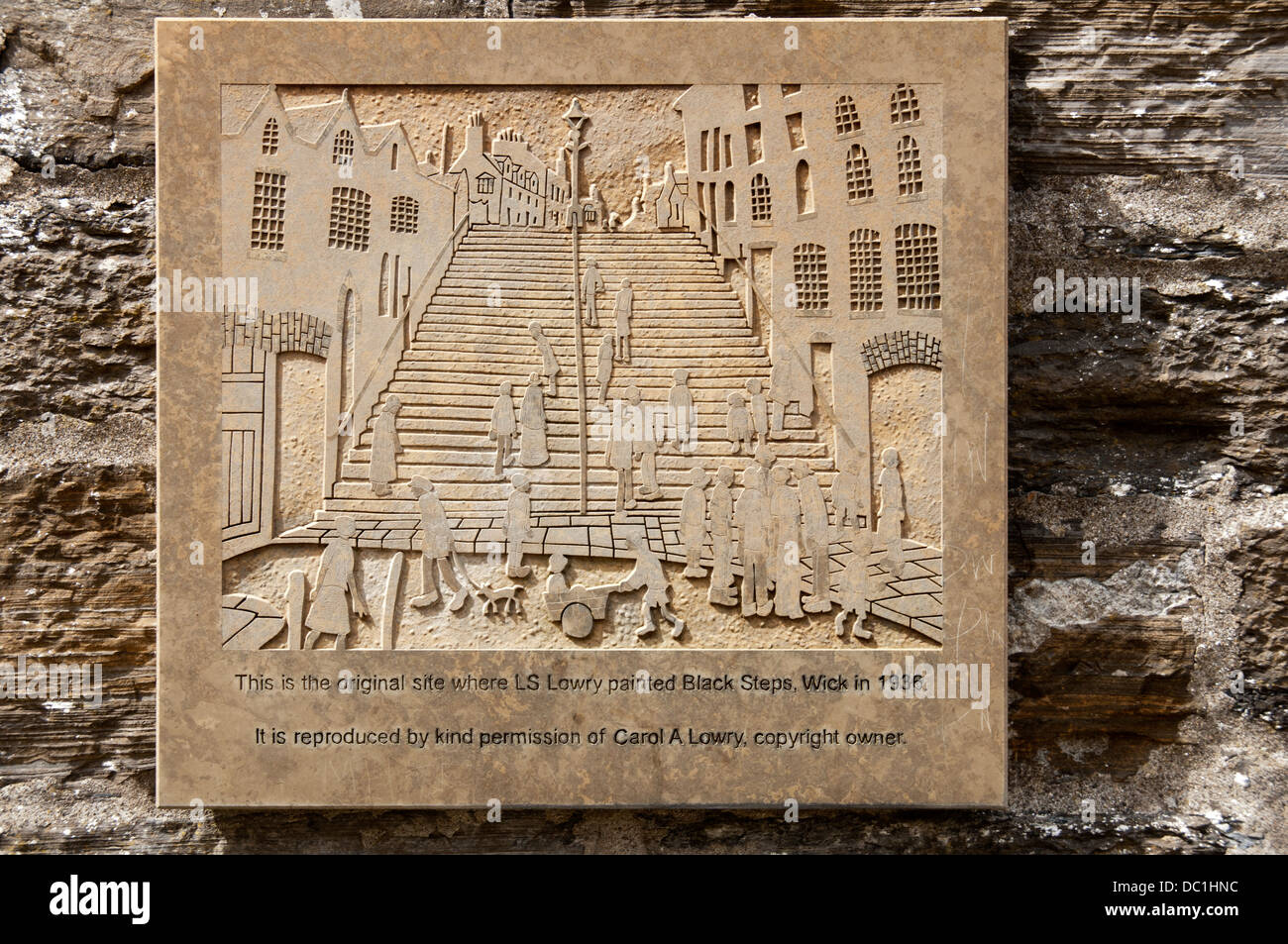 Une inscription dans la pierre de Lowry's painting "dispositions à Wick'. Pulteneytown, Wick, Caithness, Ecosse, Royaume-Uni. Aussi connu sous le nom de Mesures noir Banque D'Images