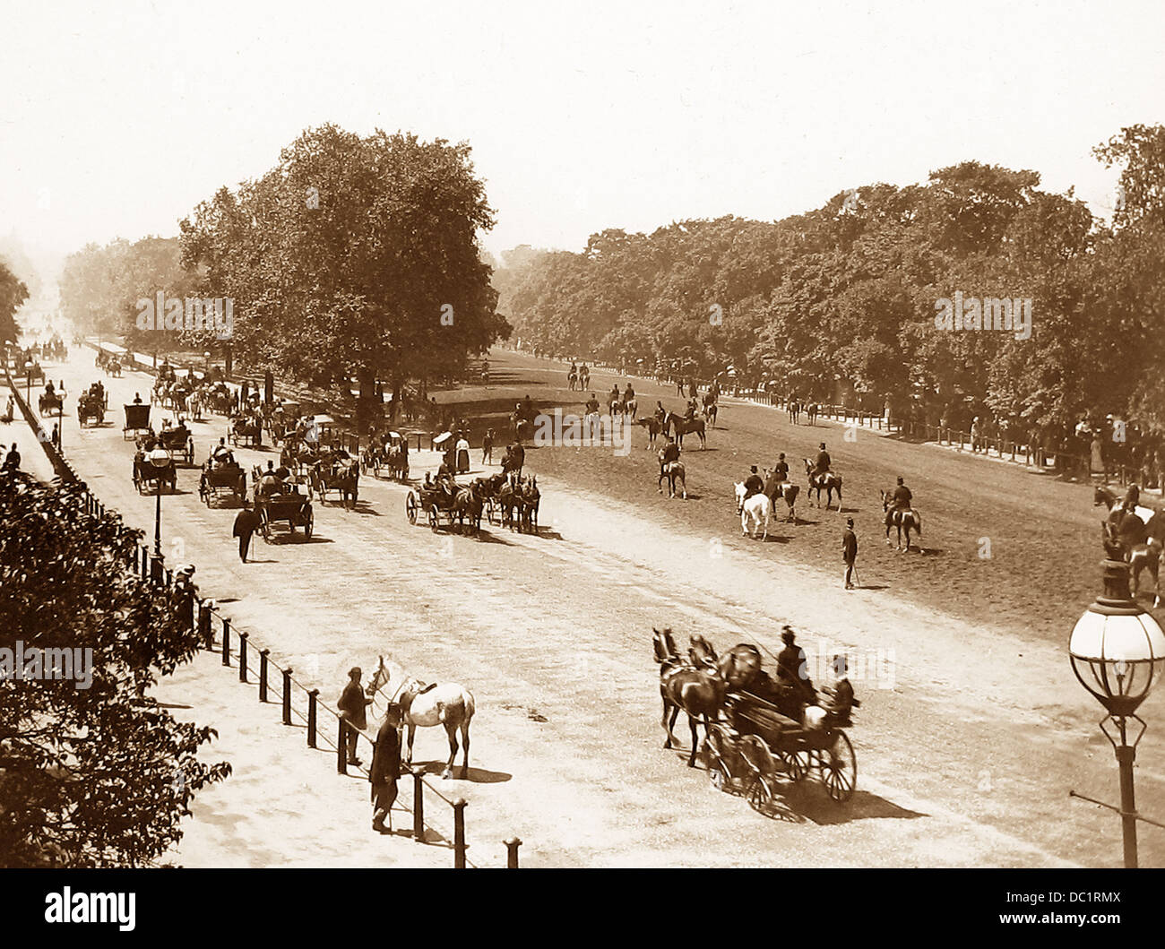 Rotten Row Hyde Park Londres victorienne Banque D'Images
