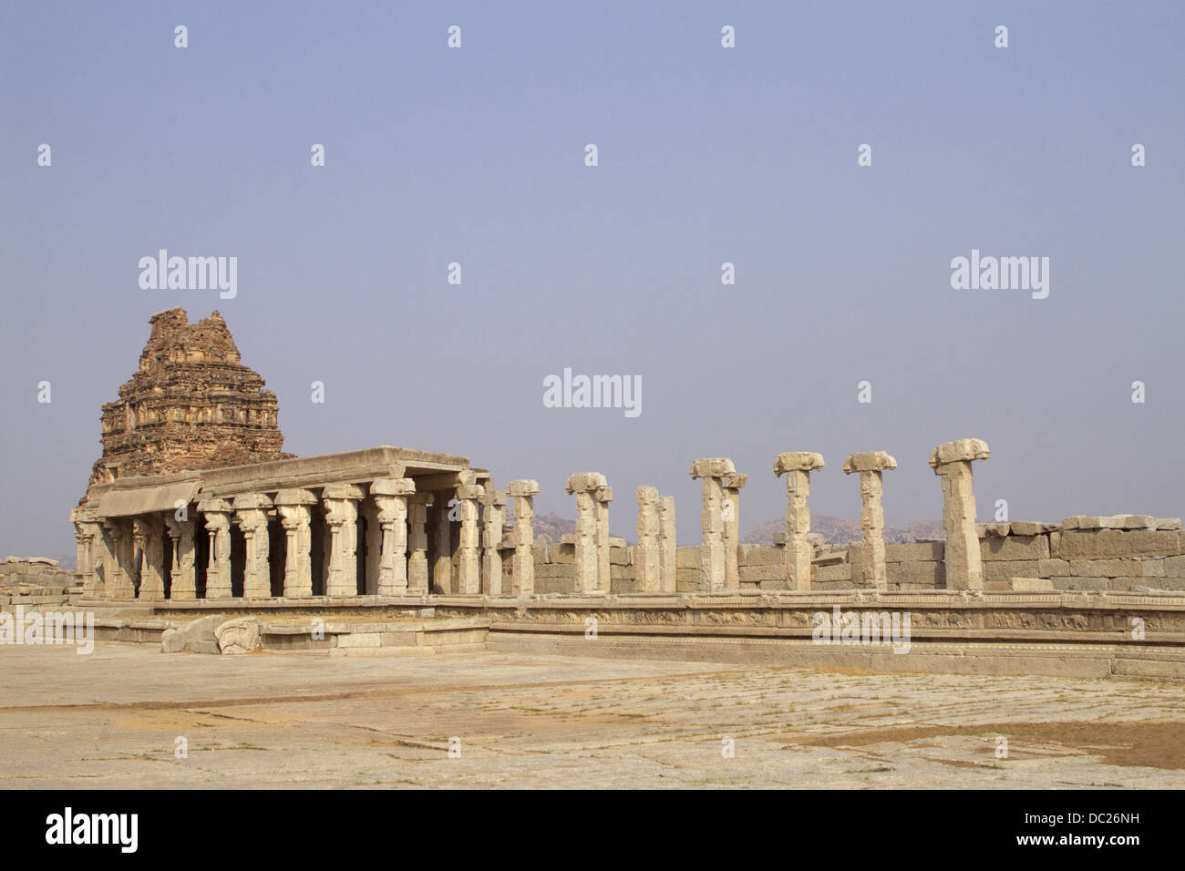 Ruines du temple Vithala dance hall. Hampi, Karnataka, Inde Banque D'Images