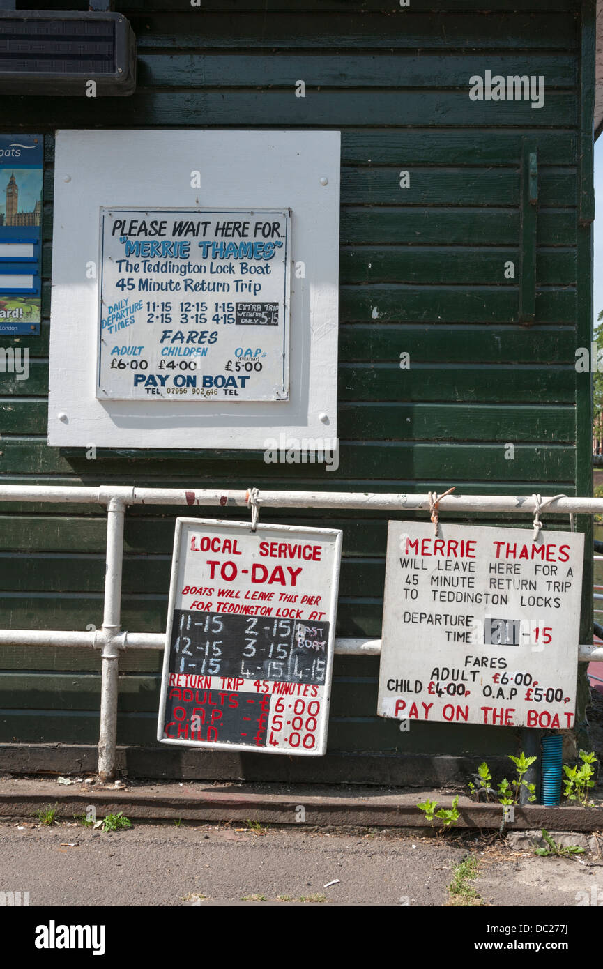 Voyage en bateau sur la Tamise à Richmond upon Thames Surrey London UK Banque D'Images