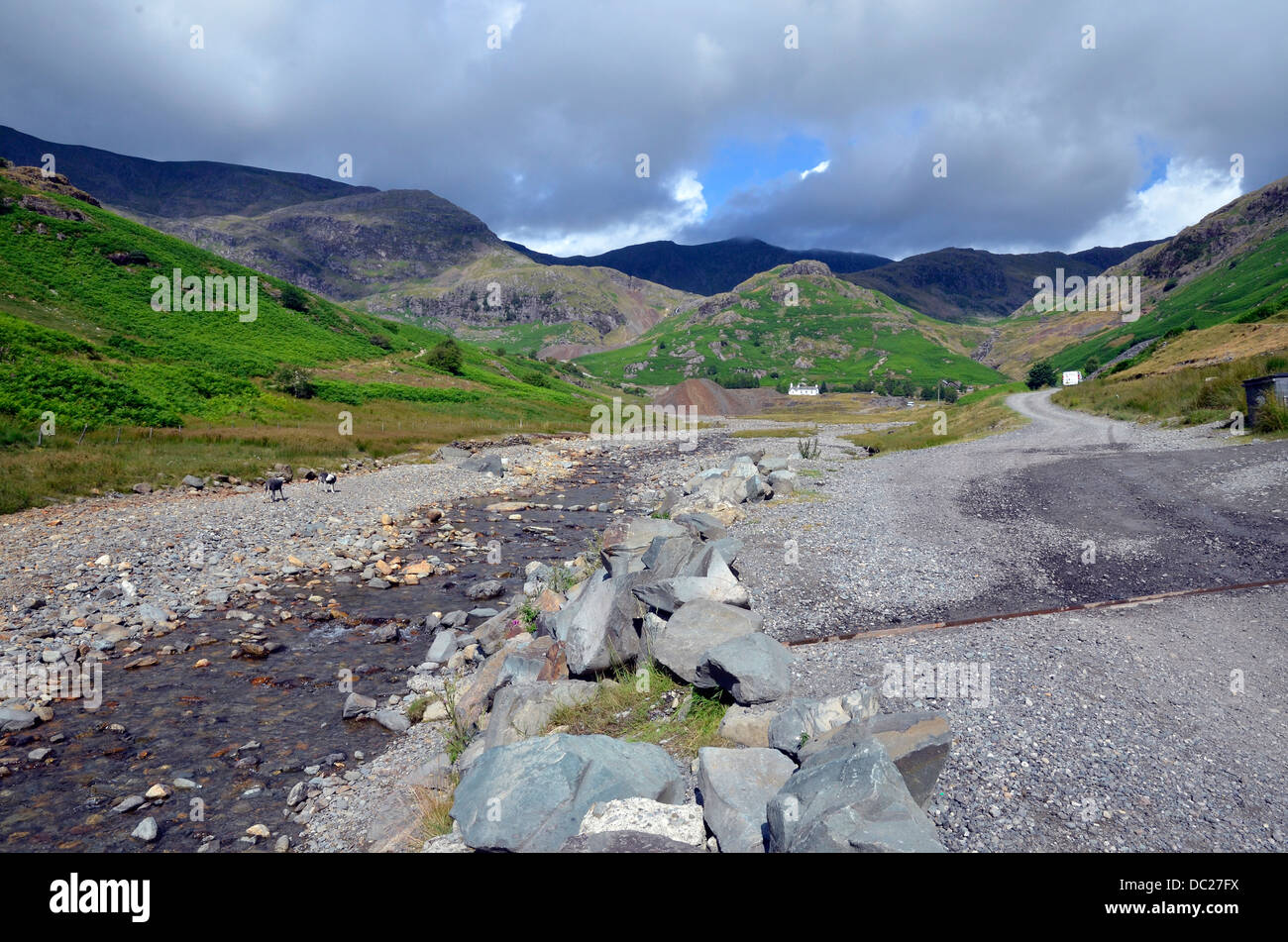 Mines de cuivre au-dessus de la vallée de Coniston le Parc National du Lake District, un paysage marqué par l'exploitation des mines et des carrières. Banque D'Images