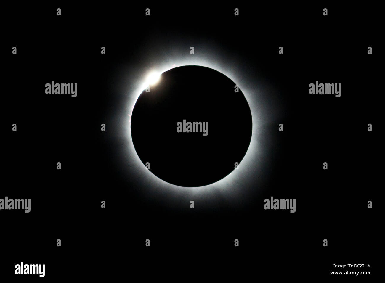 L'éclipse totale à 13 Nobember 2012, l'océan Pacifique, la Nouvelle Calédonie Banque D'Images