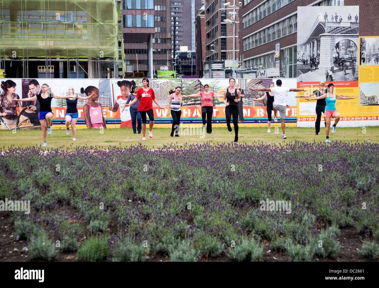 Garder la forme l'exercice de classe dans le centre de Rotterdam Pays-Bas Banque D'Images