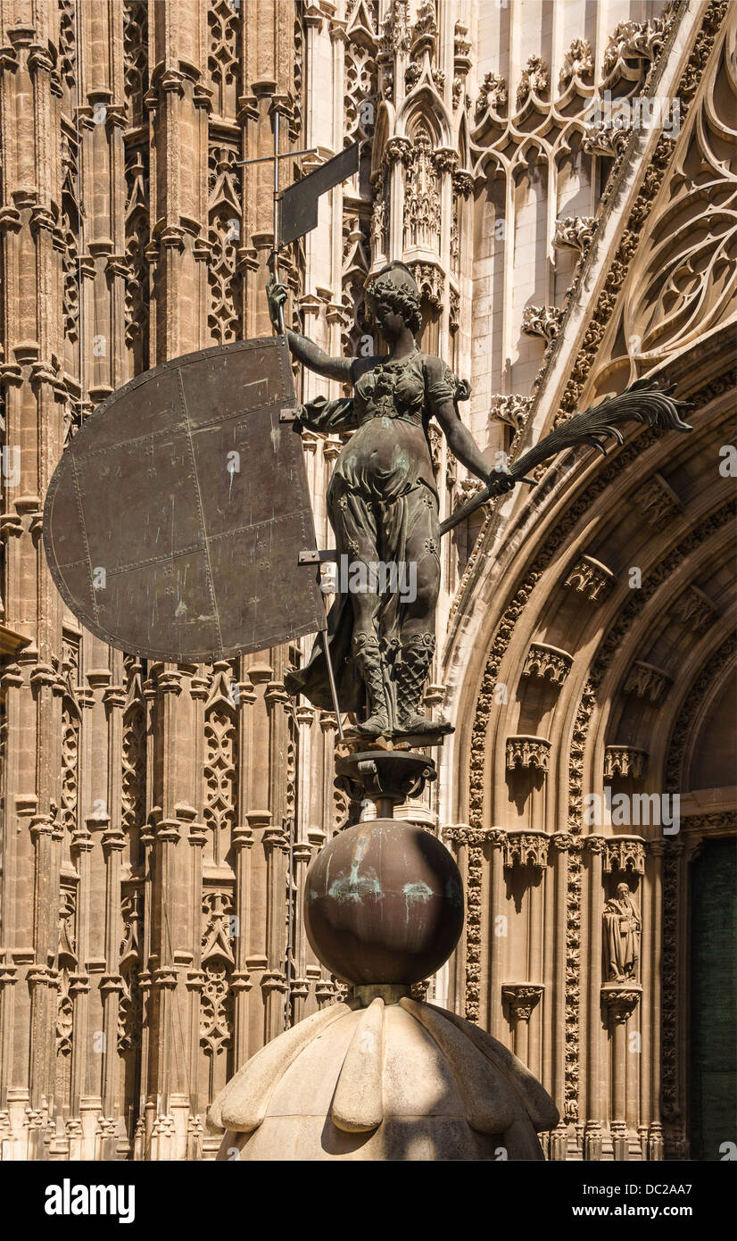 Copie de la girouette de la tour Giralda, nommé El Giraldillo, créé par le sculpteur José Antonio Marquez, installé à th Banque D'Images