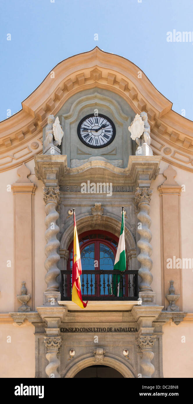 Bibataubin Palace. La fenêtre centrale du palais de la délégation provinciale du conseil d'Andalousie à Grenade, Espagne. Banque D'Images