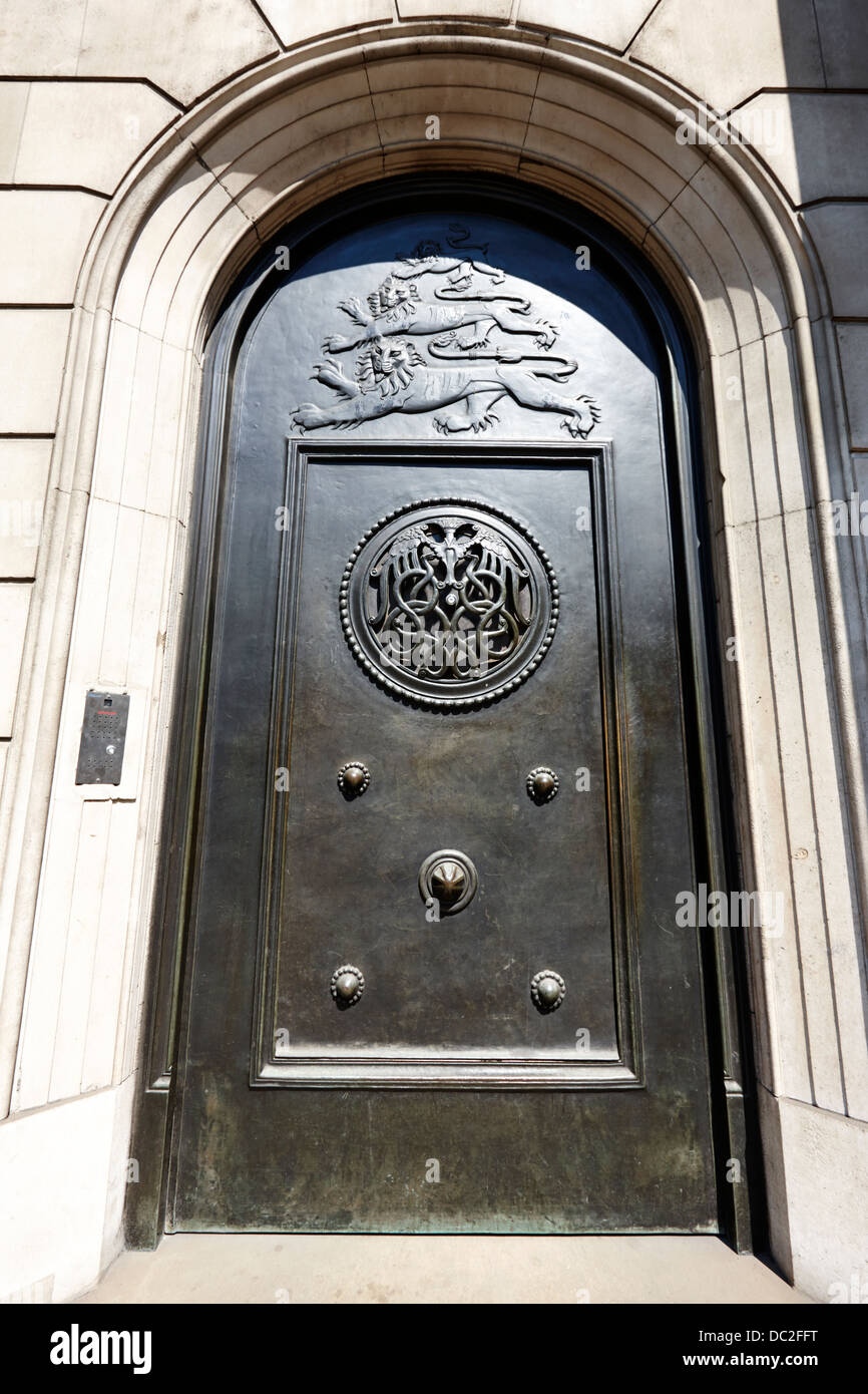 Laiton ancienne porte avec trois lions au siège de la banque d'angleterre Threadneedle Street London England uk Banque D'Images