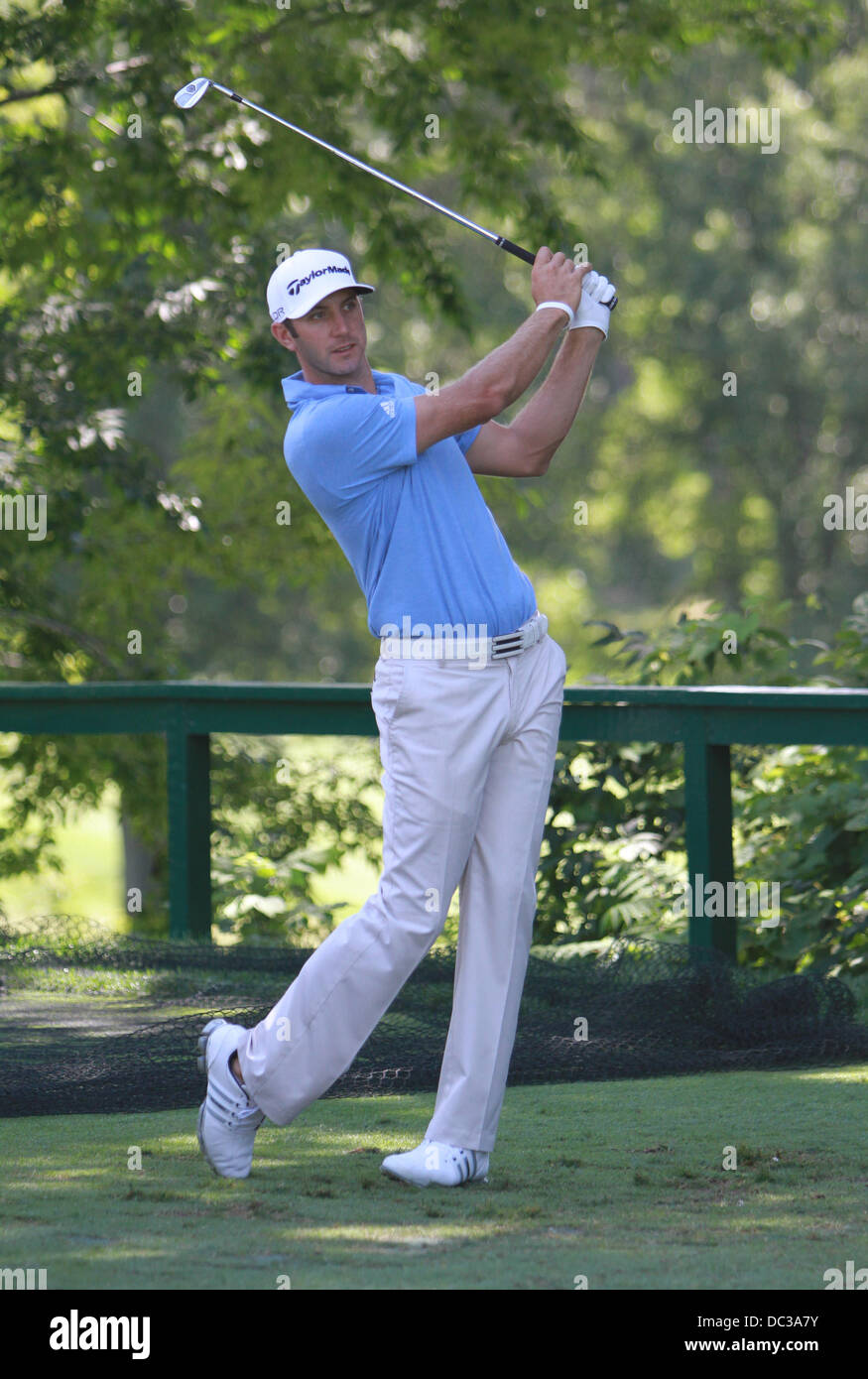 Rochester, New York, USA. Le 06 août, 2013. Dustin Johnson durant une pratique lors de la 95e ronde du championnat de la PGA à Oak Hill Country Club à Rochester, New York. Credit : Action Plus Sport/Alamy Live News Banque D'Images