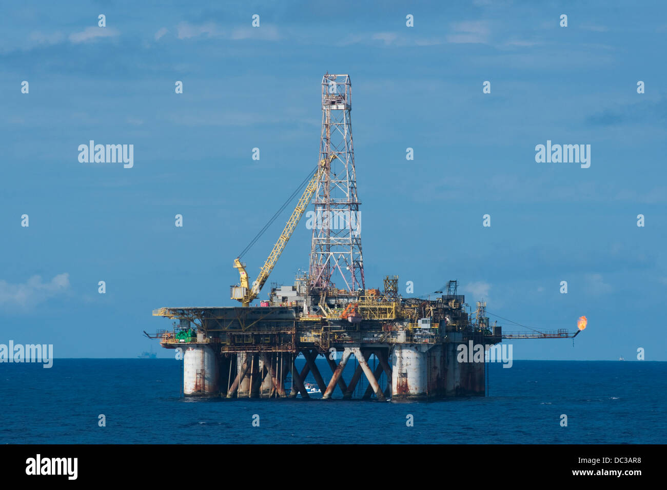 Offshore oil drilling rig Banque D'Images