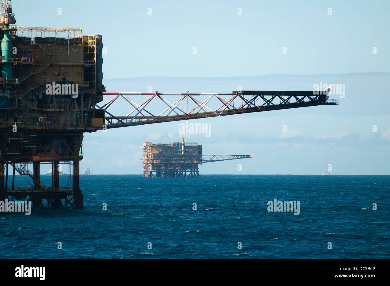 Installations de forage de pétrole offshore Rio de Janeiro, Brésil du bassin de Campos Banque D'Images