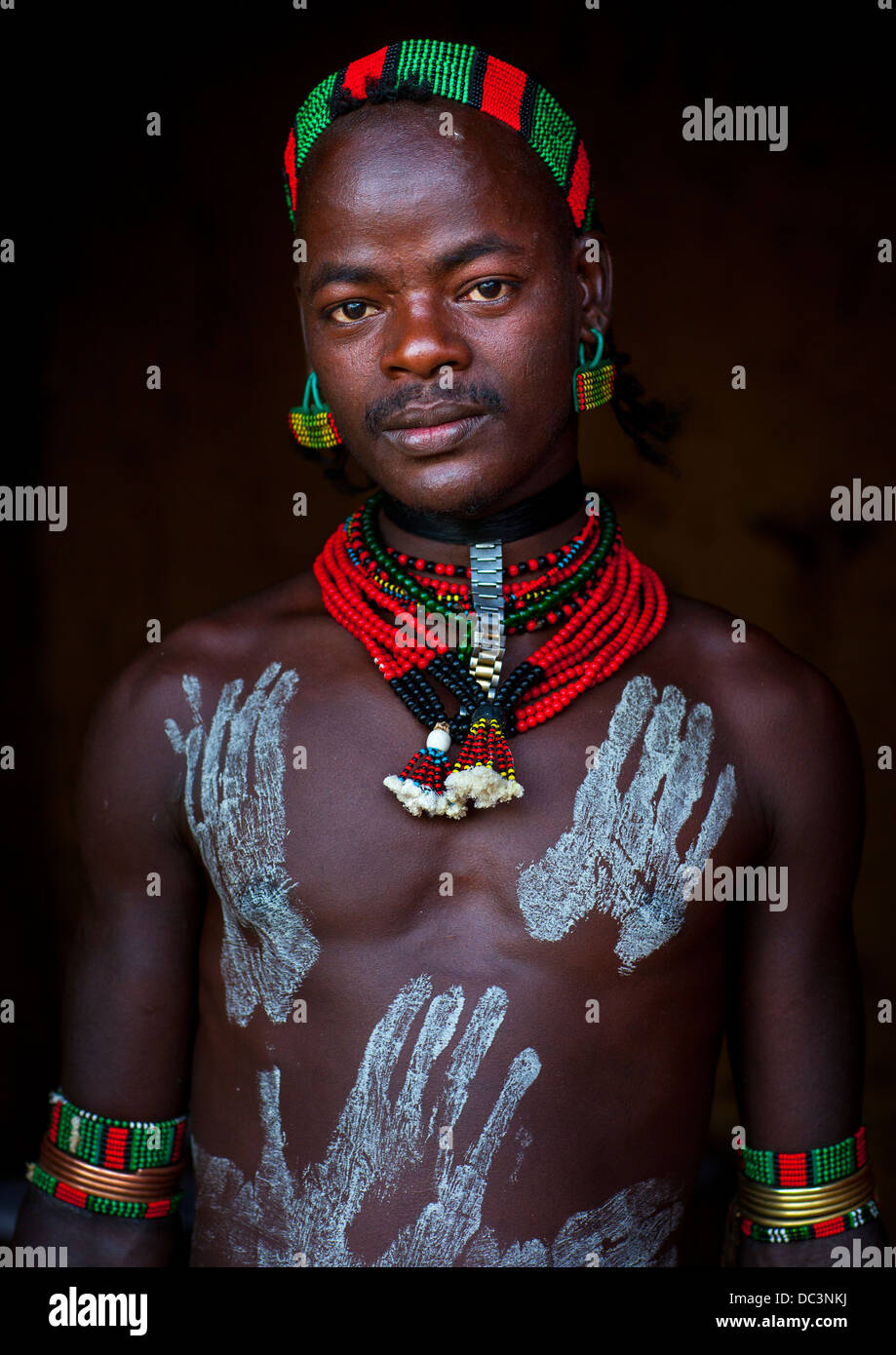Bashada tribe man body painting Banque de photographies et d’images à ...