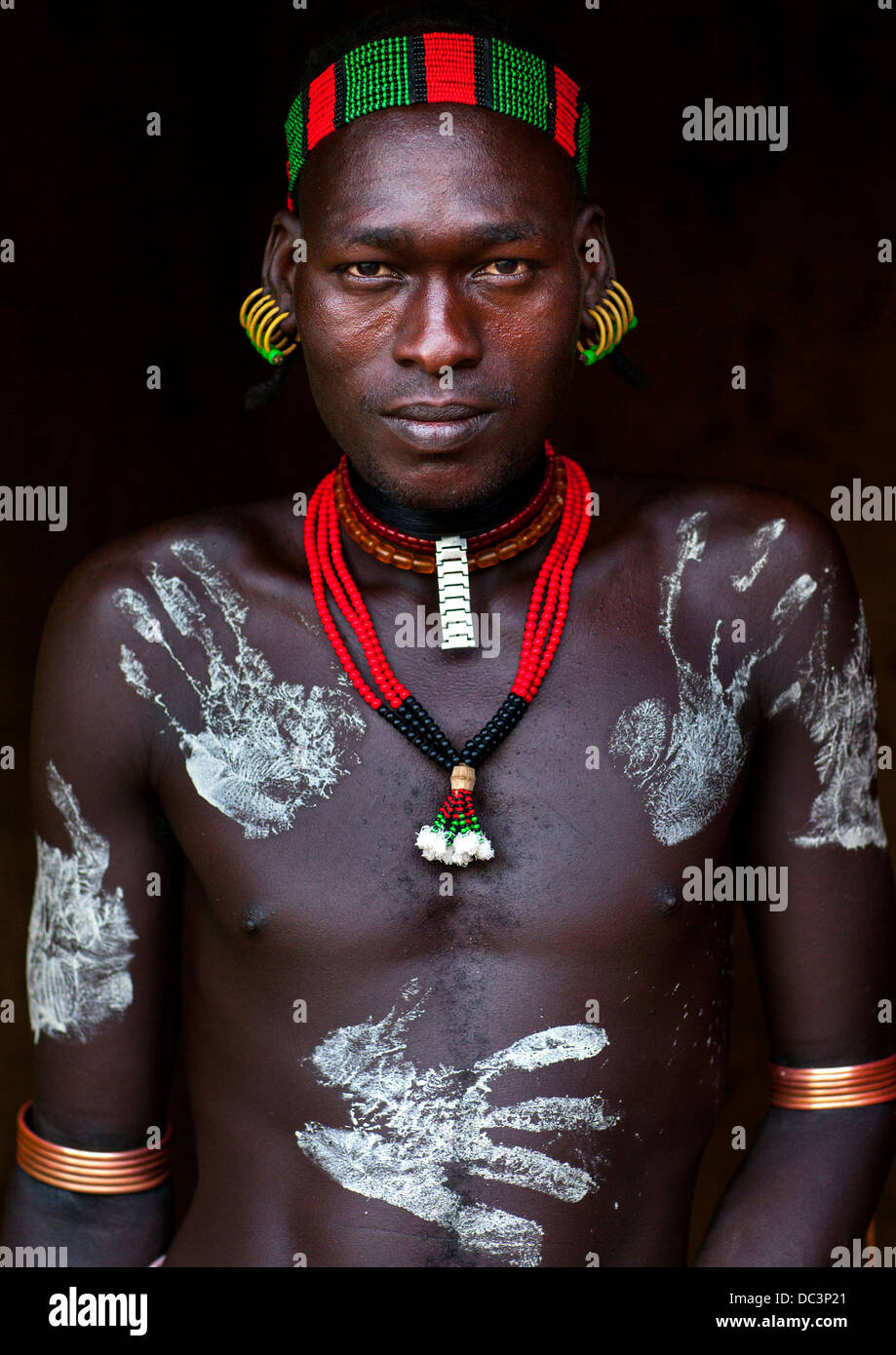 Bashada tribe man body painting Banque de photographies et d’images à ...