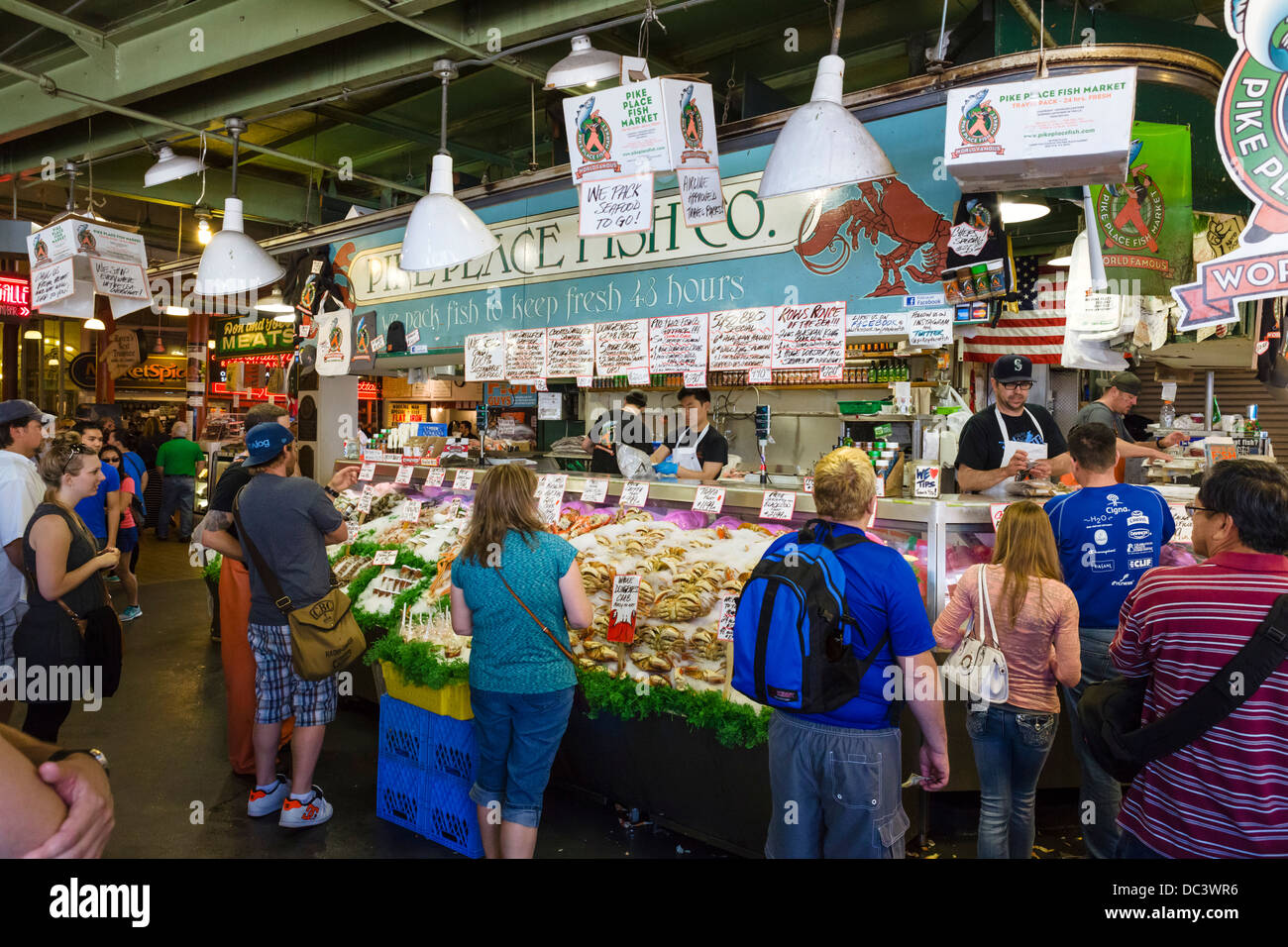 La célèbre société de pêche de Pike Place, blocage du Pike Place Market, Seattle, Washington, USA Banque D'Images
