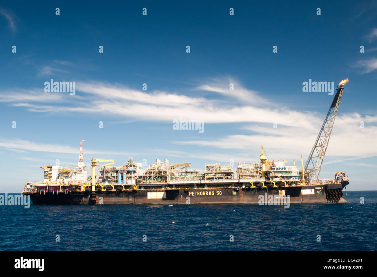 FPSO forage offshore Petrobras 50 Rio de Janeiro, bassin de Campos, travaillant pour Petrobras. Banque D'Images
