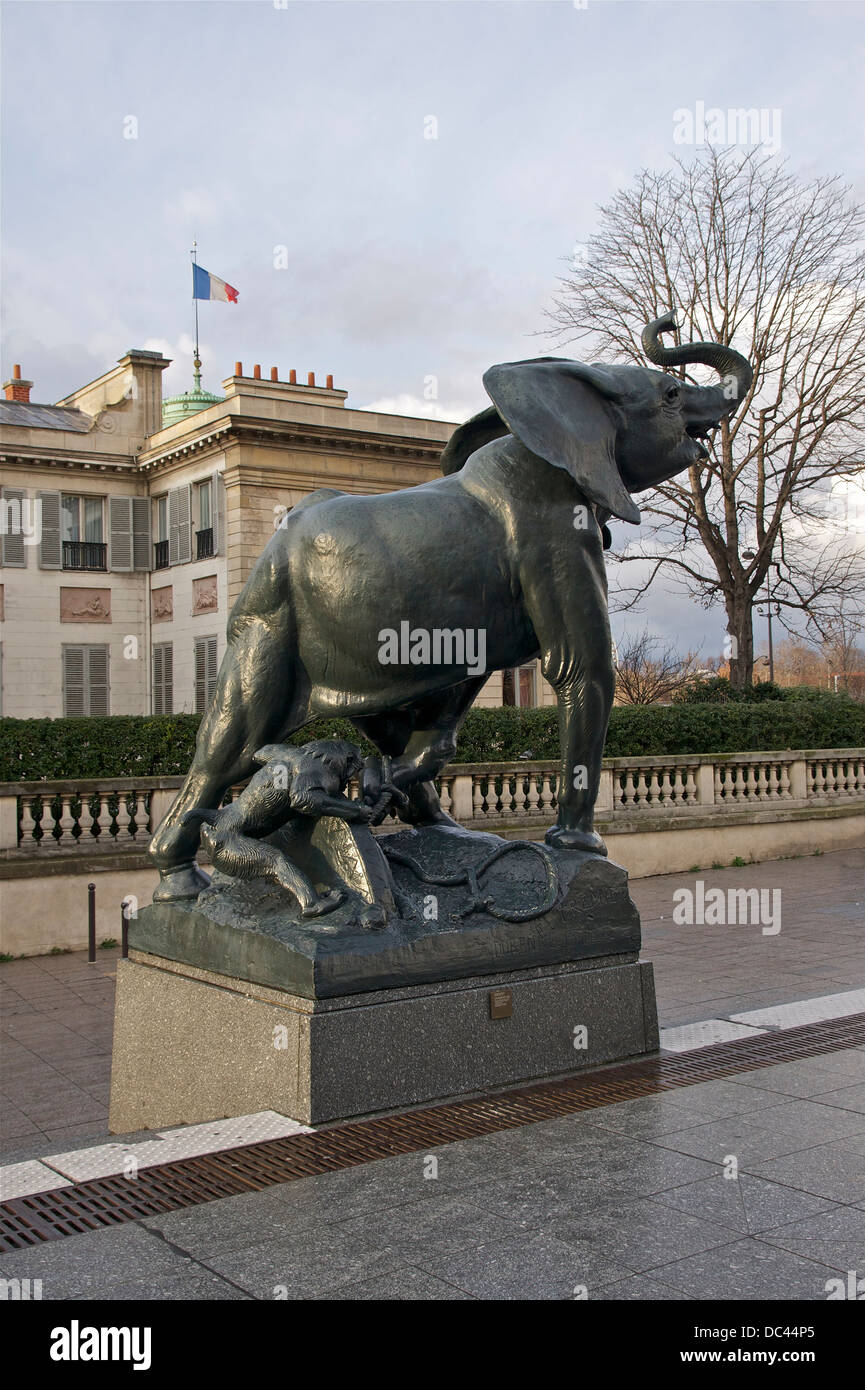 Jeune éléphant pris au piège Frémiet Musée d'Orsay Banque D'Images