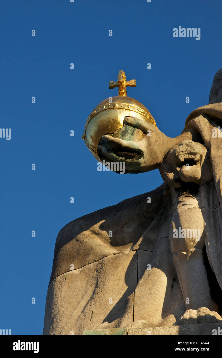 'La France du Moyen-Âge', par Alfred-Charles Lenoir, statue du Pont Alexandre III à Paris, détail. Banque D'Images