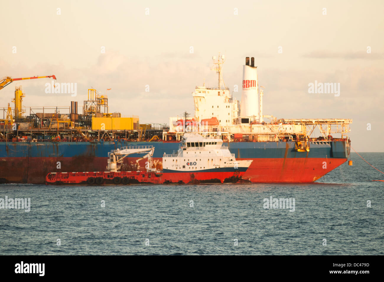 Espadarte FPSO pour travail offshore Petrobras Rio de Janeiro, Brésil, avec à couple d'alimentation. Banque D'Images