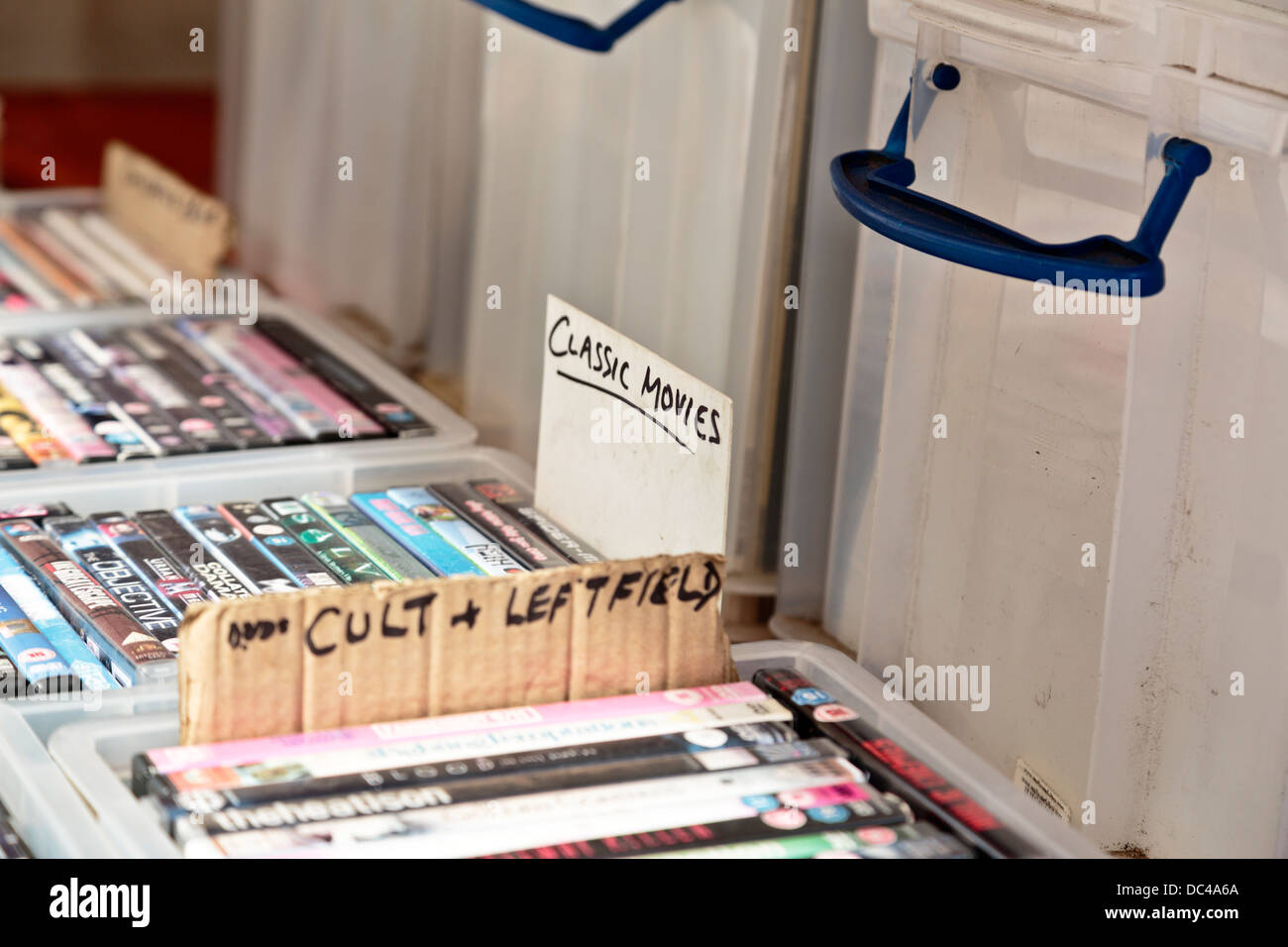 Dvd de films classiques à vendre à market stall, Cambridge, Angleterre Banque D'Images