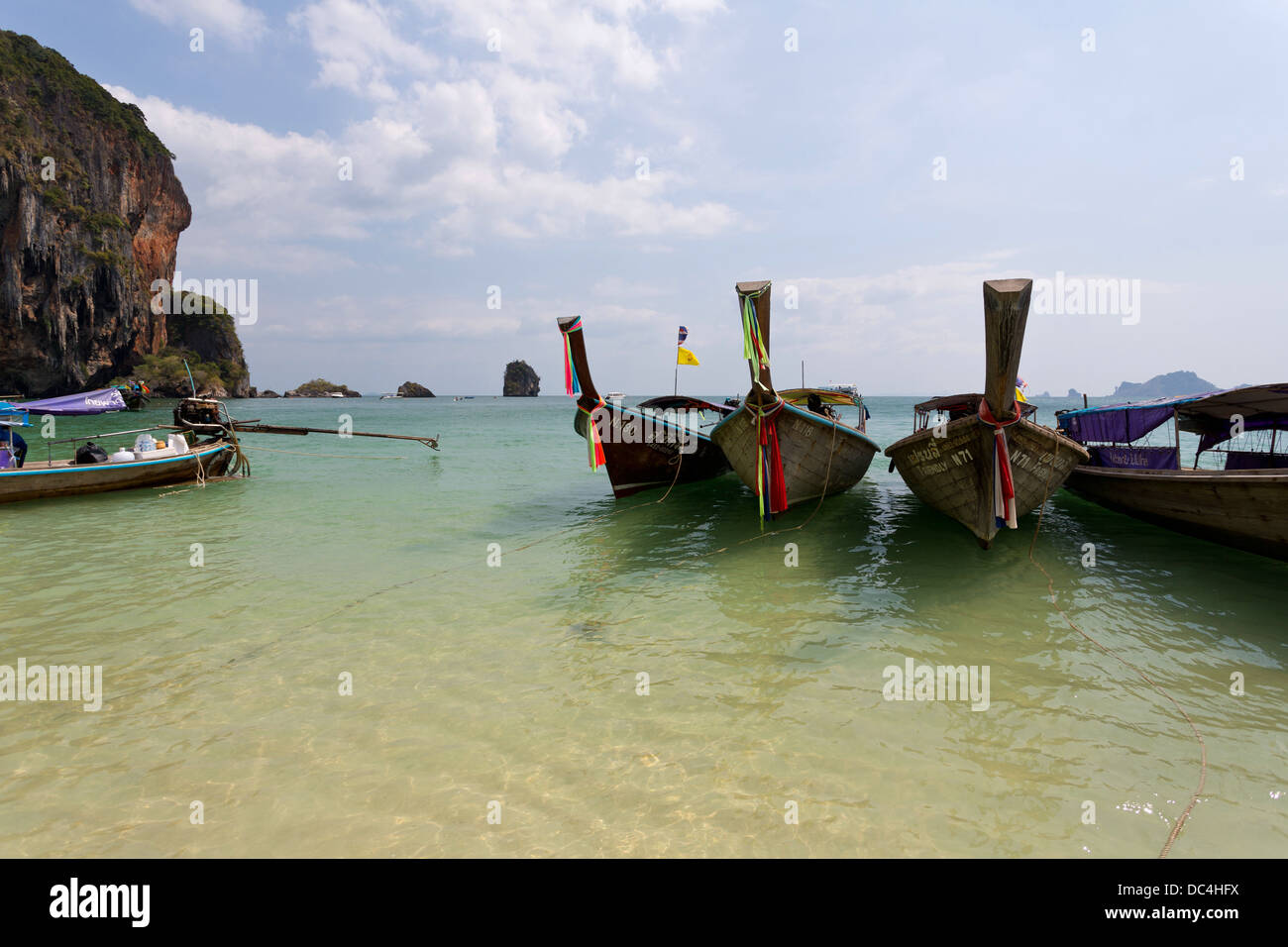 Sur les ferry-boats traditionnels en Railay Beach la province de Krabi, Thaïlande Banque D'Images