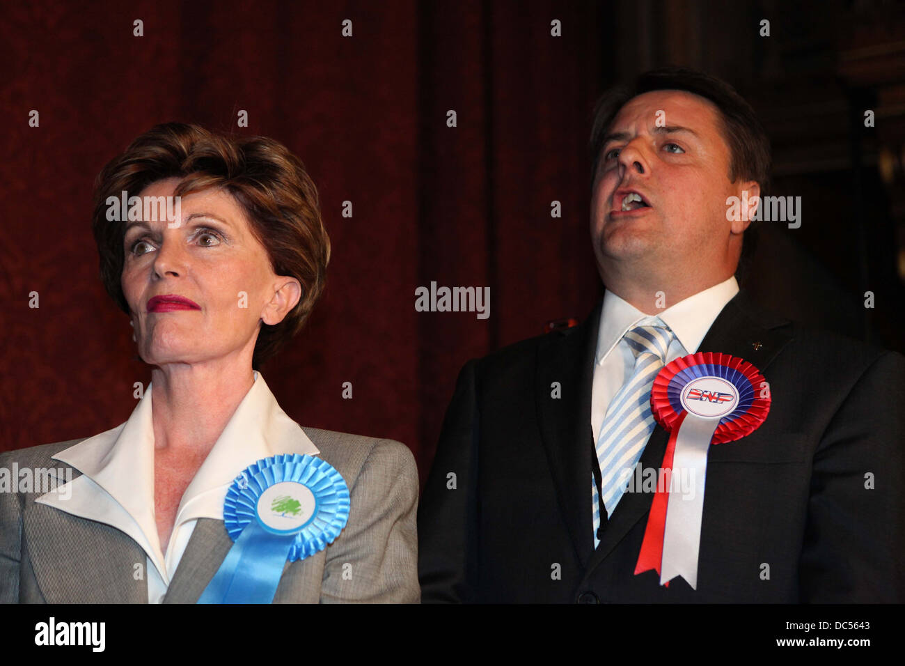 Les élections du Parlement européen dans le Nord-Ouest, 2009. Vainqueur conservateur Jacqueline Foster et BNP Nick Griffin Banque D'Images