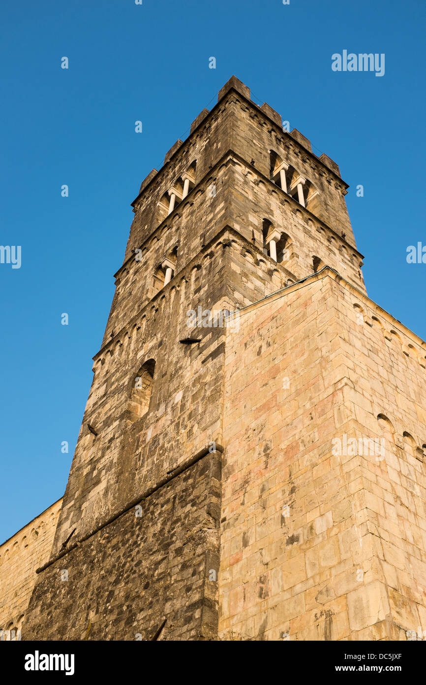 La tour de la cathédrale Barga, Toscane, Italie Banque D'Images