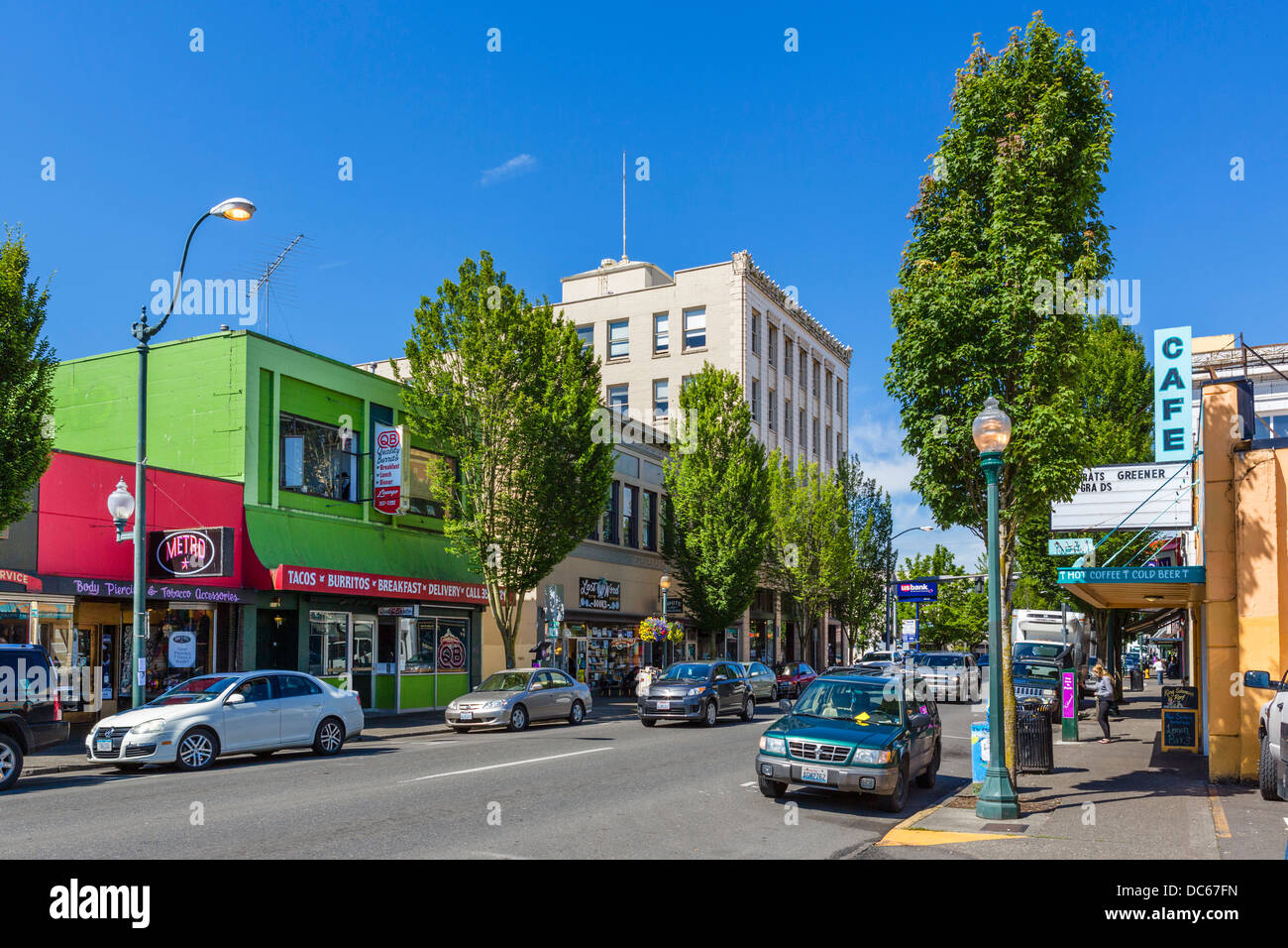 4e Avenue Est dans le centre-ville historique d'Olympia, Washington , États-Unis Banque D'Images