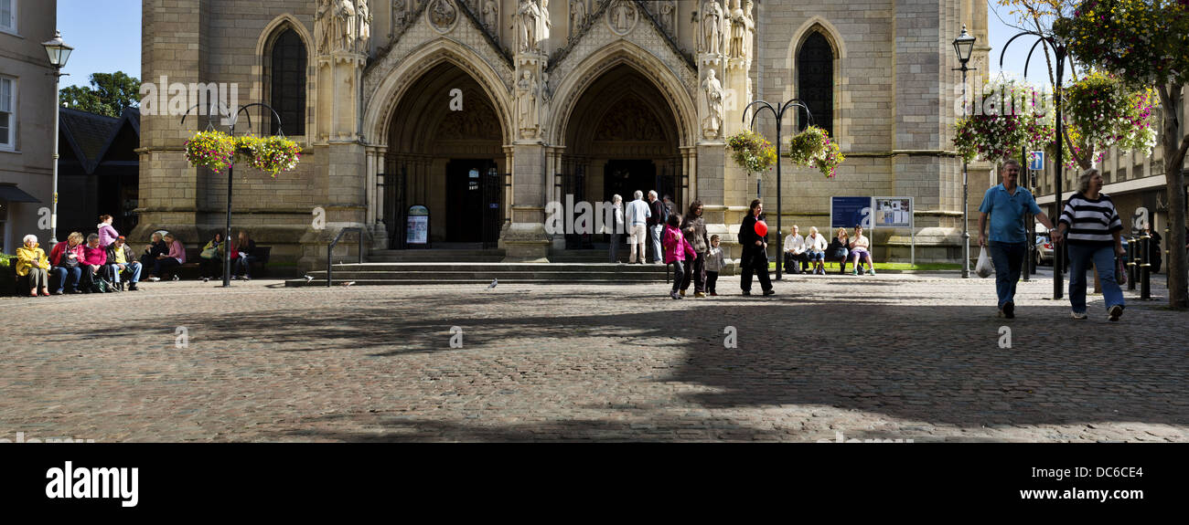 Panorama de la place devant la cathédrale de Truro Banque D'Images