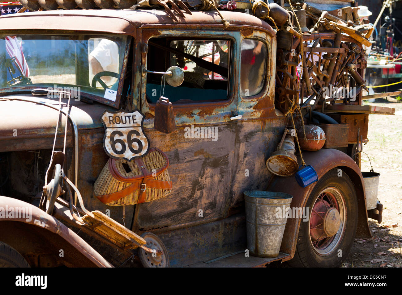 Réplique humoristique de vieux camion utilisé par Oakies à voyage en Californie. Banque D'Images