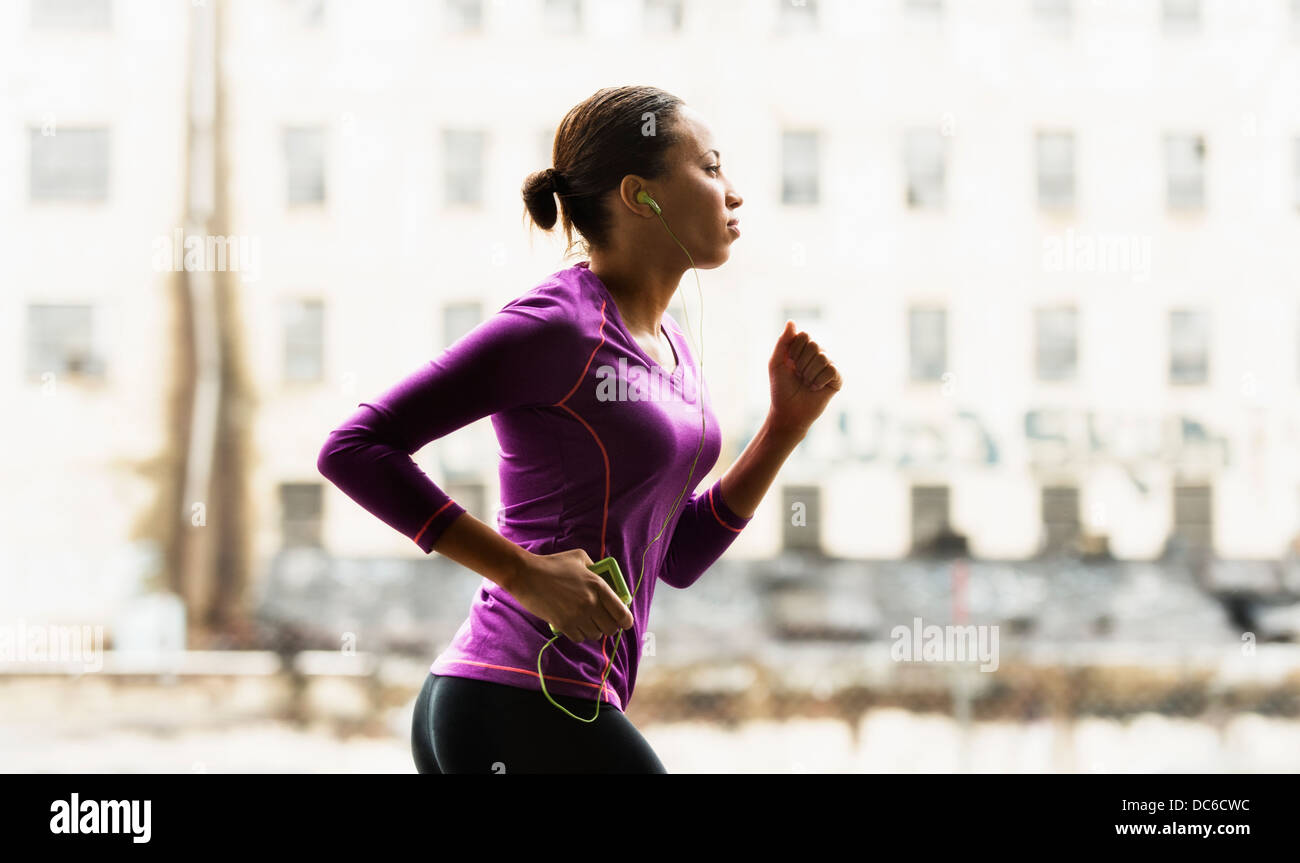 Femme jogging Banque D'Images